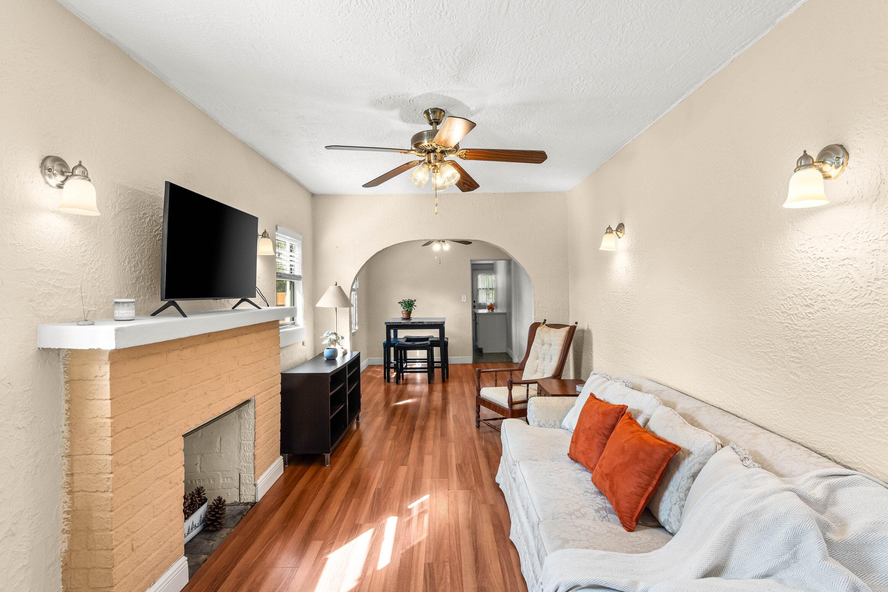 921 S M Street, Lake Worth Beach, FL 33460 8