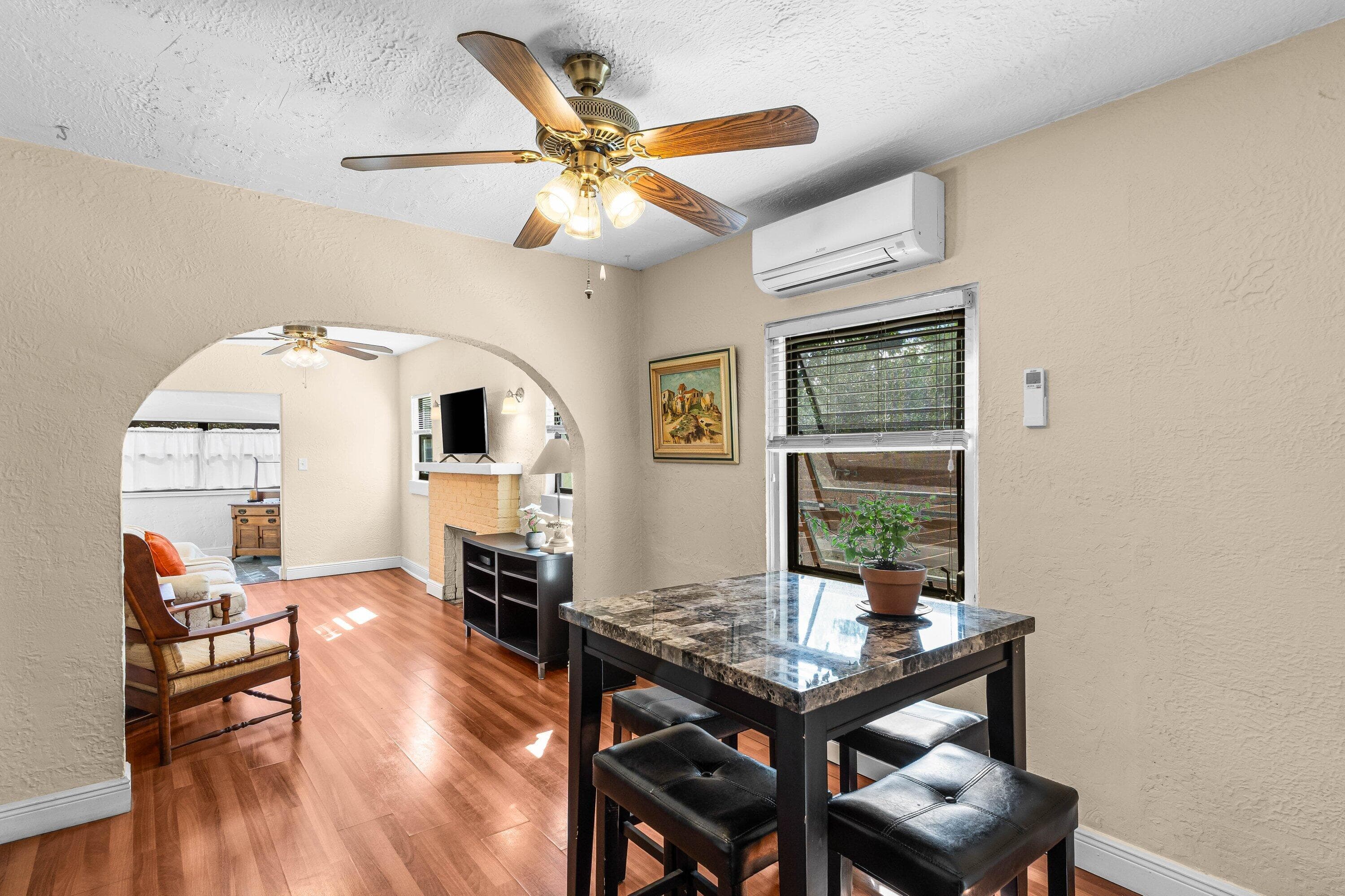 921 S M Street, Lake Worth Beach, FL 33460 9