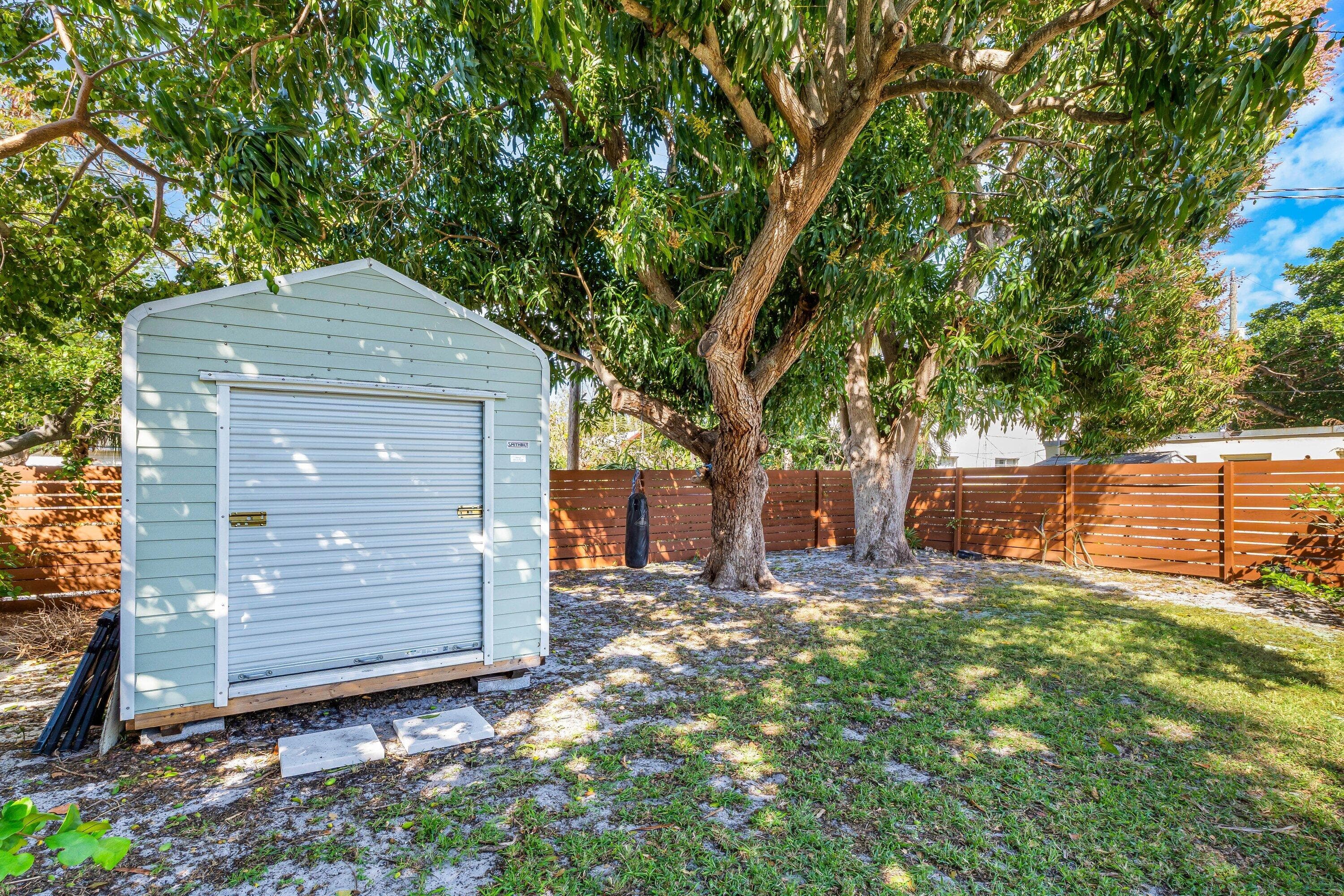 921 S M Street, Lake Worth Beach, FL 33460 34