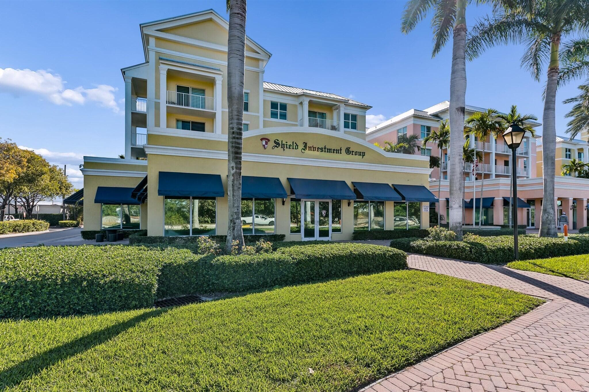 826 N Dixie Highway 1, Lantana, FL 33462 2