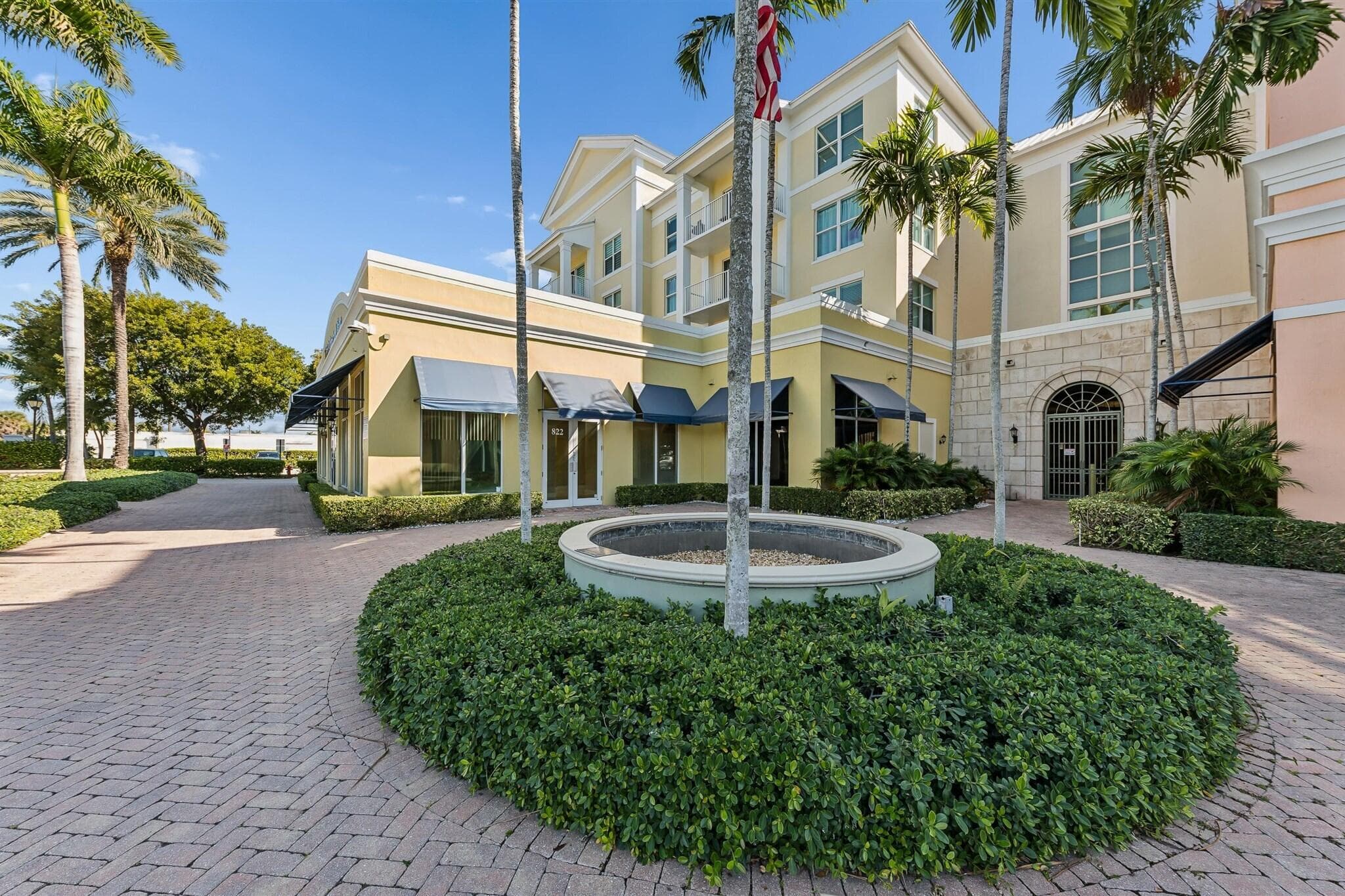 826 N Dixie Highway 11-15, Lantana, FL 33462 2