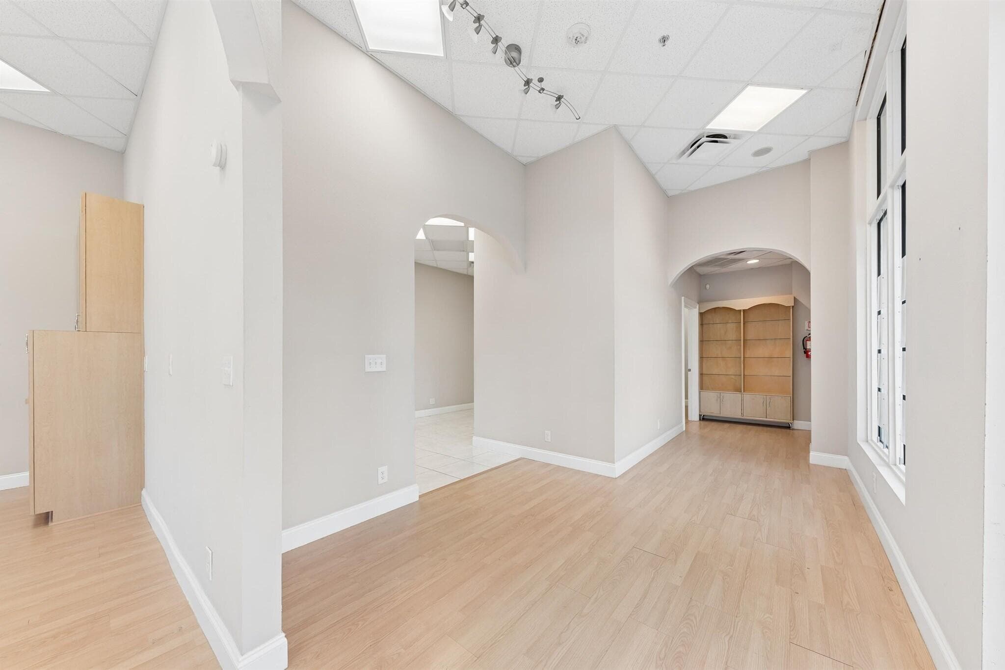 826 N Dixie Highway 11-15, Lantana, FL 33462 6