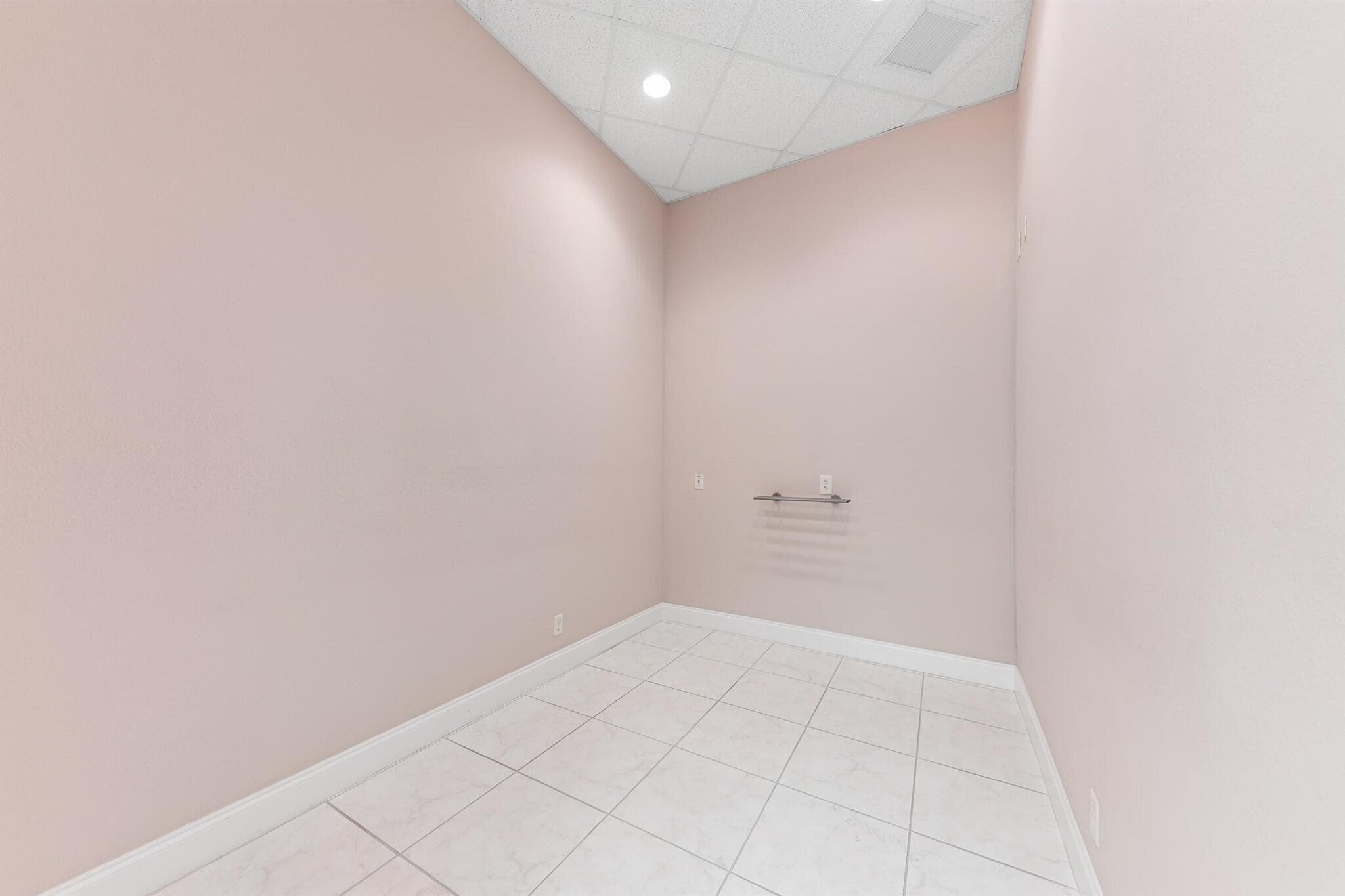 826 N Dixie Highway 11-15, Lantana, FL 33462 10