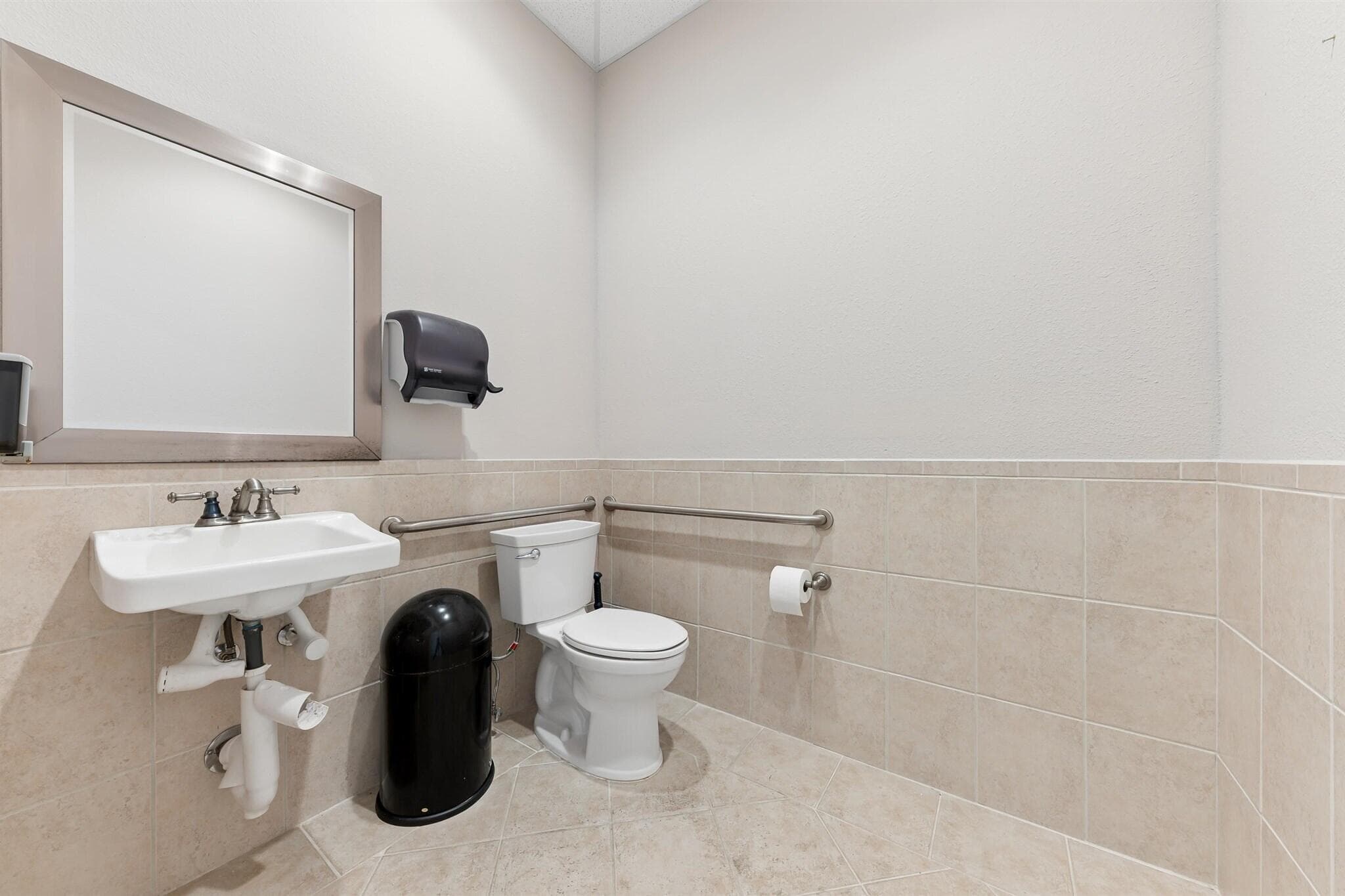 826 N Dixie Highway 11-15, Lantana, FL 33462 16