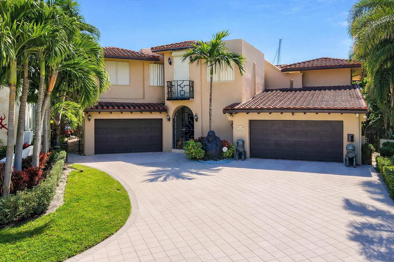 2850 NE 44th Street, Lighthouse Point, FL 33064