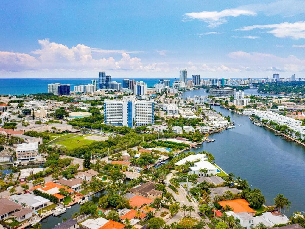 7820 Hawthorne Avenue, Miami Beach, FL 33141 33