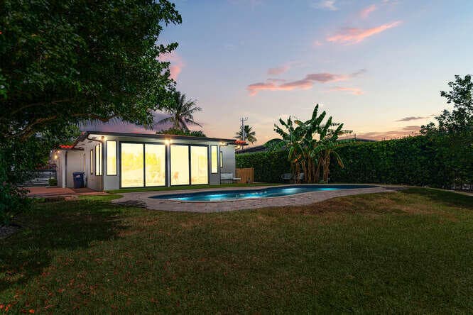 7820 Hawthorne Avenue, Miami Beach, FL 33141 23