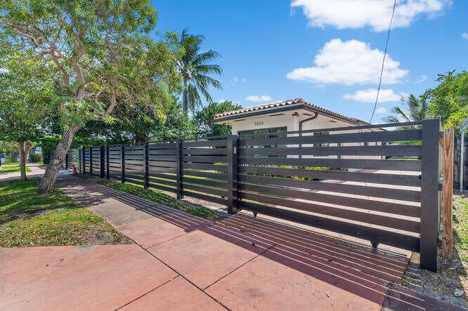 7820 Hawthorne Avenue, Miami Beach, FL 33141 25