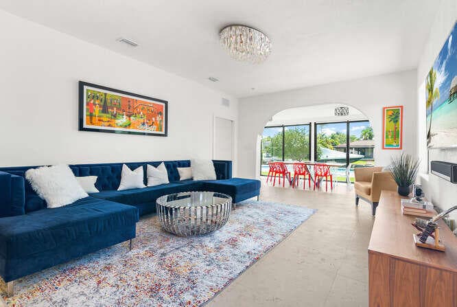 7820 Hawthorne Avenue, Miami Beach, FL 33141 2