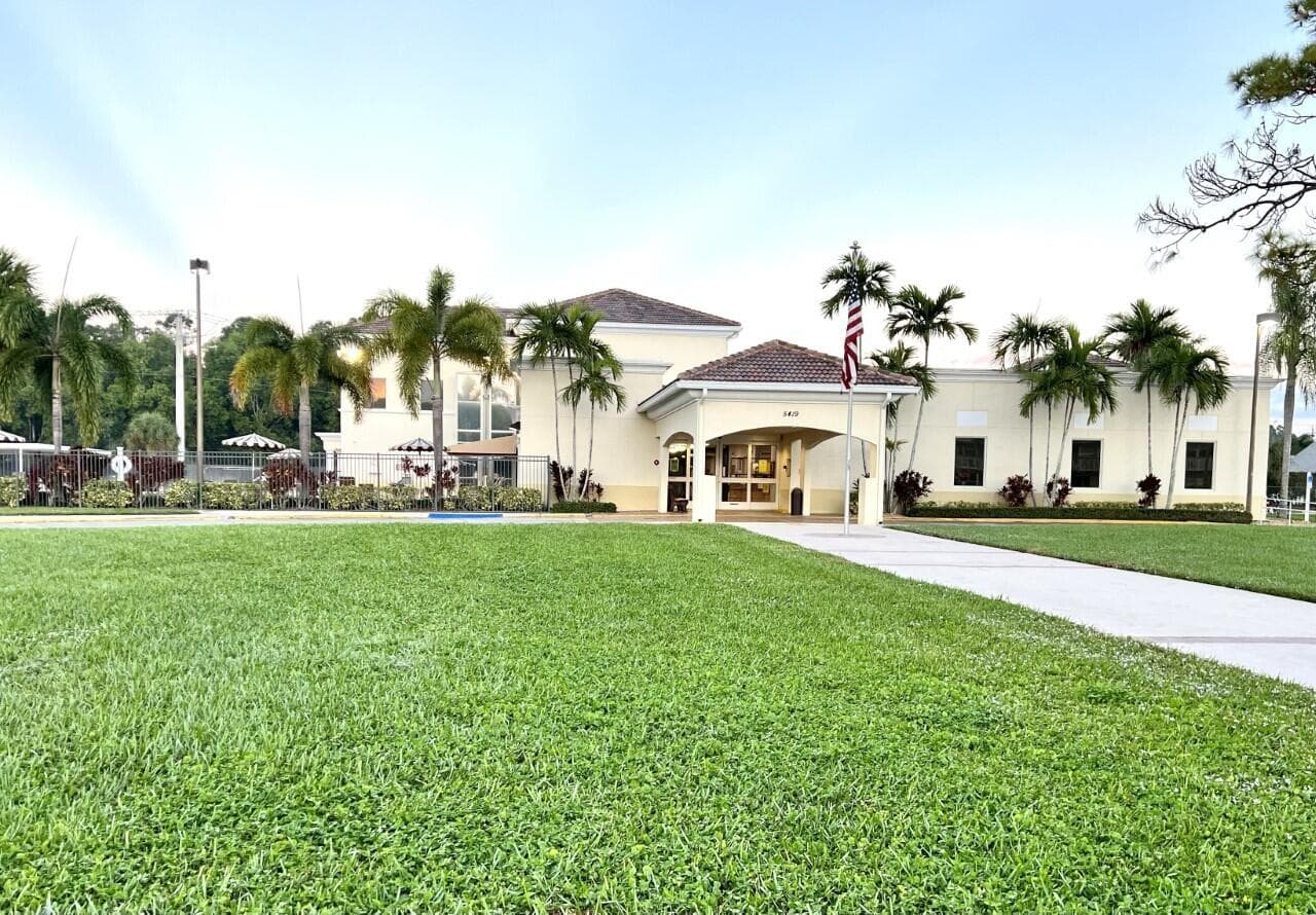 69 Norwich C, West Palm Beach, FL 33417 14