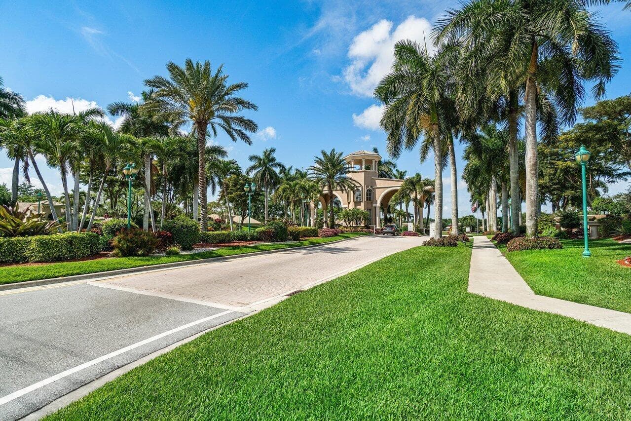 6523 Via Trento, Delray Beach, FL 33446 32