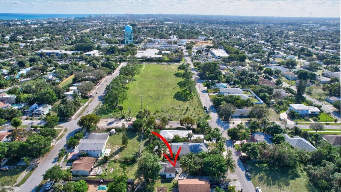 237 SW 3rd Avenue, Delray Beach, FL 33444 36
