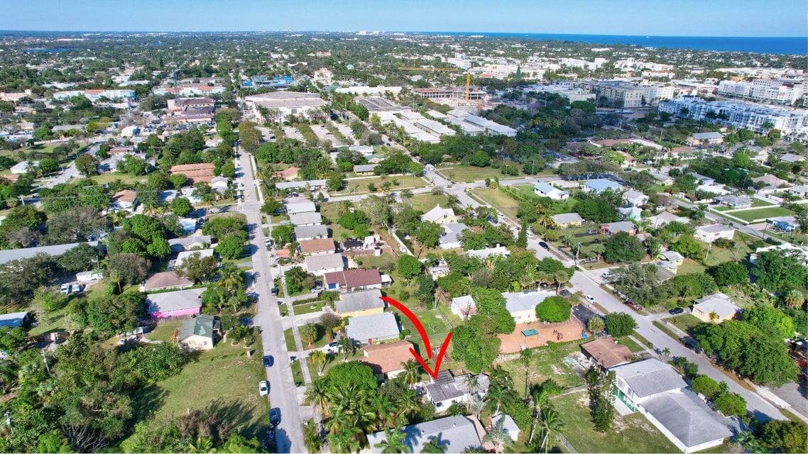 237 SW 3rd Avenue, Delray Beach, FL 33444 35