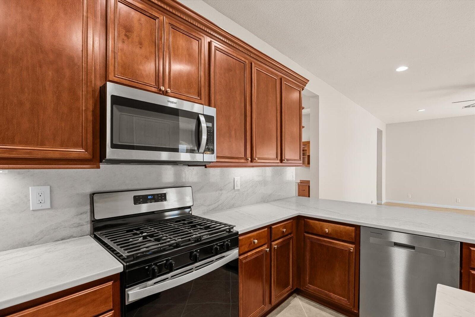 206 NW Magnolia Lakes Boulevard, Port St. Lucie, FL 34986 33