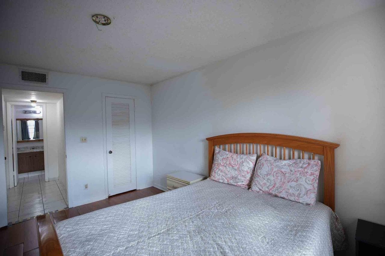 9041 Sunrise Lakes Boulevard 111, Sunrise, FL 33322 14
