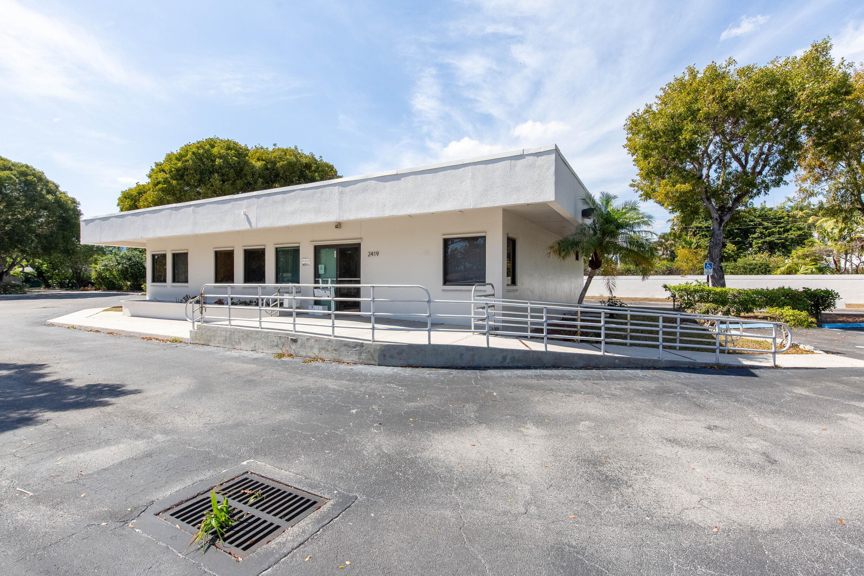 2419 S Seacrest Boulevard, Boynton Beach, FL 33435