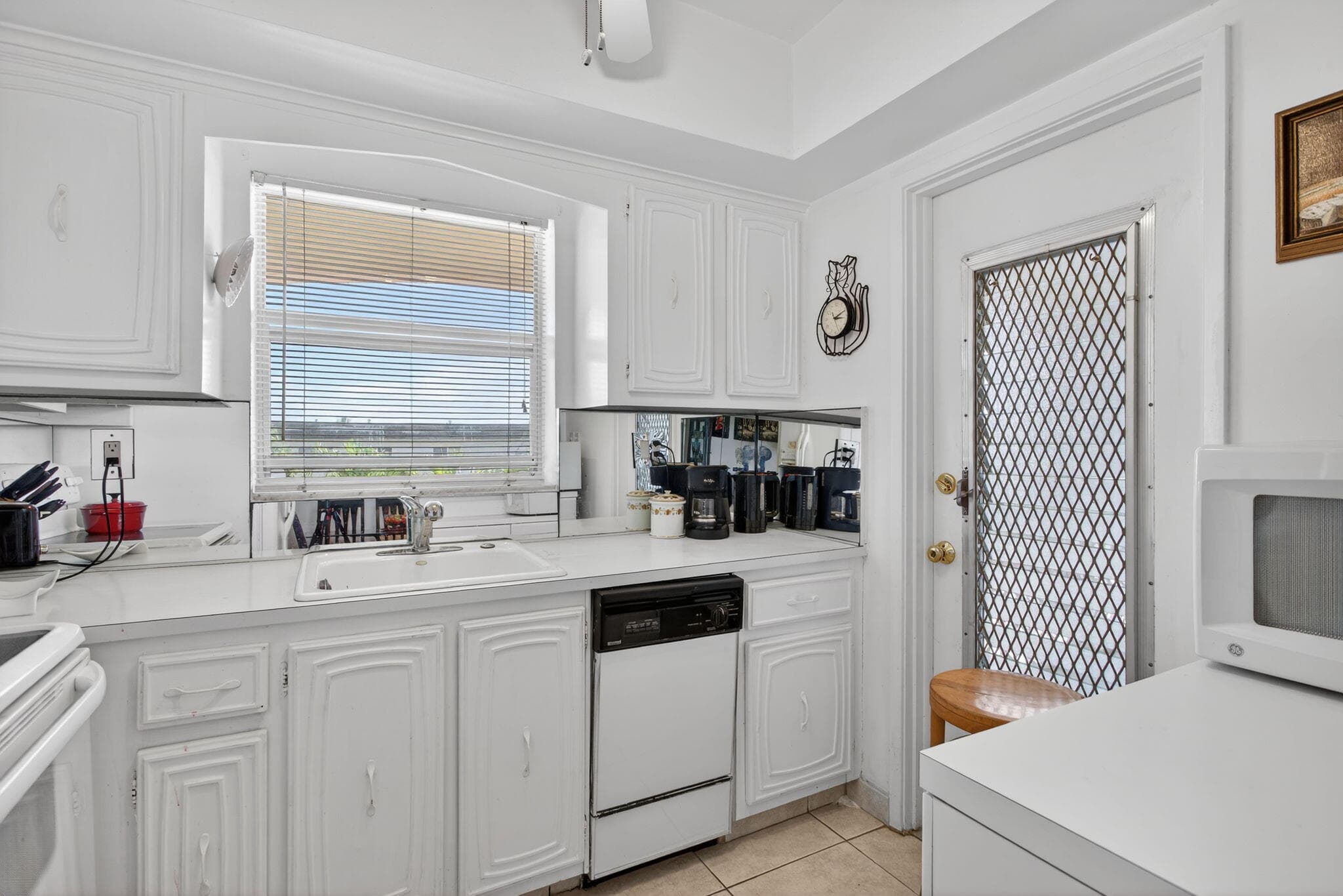 100 SE 6th Avenue 303, Pompano Beach, FL 33060 17