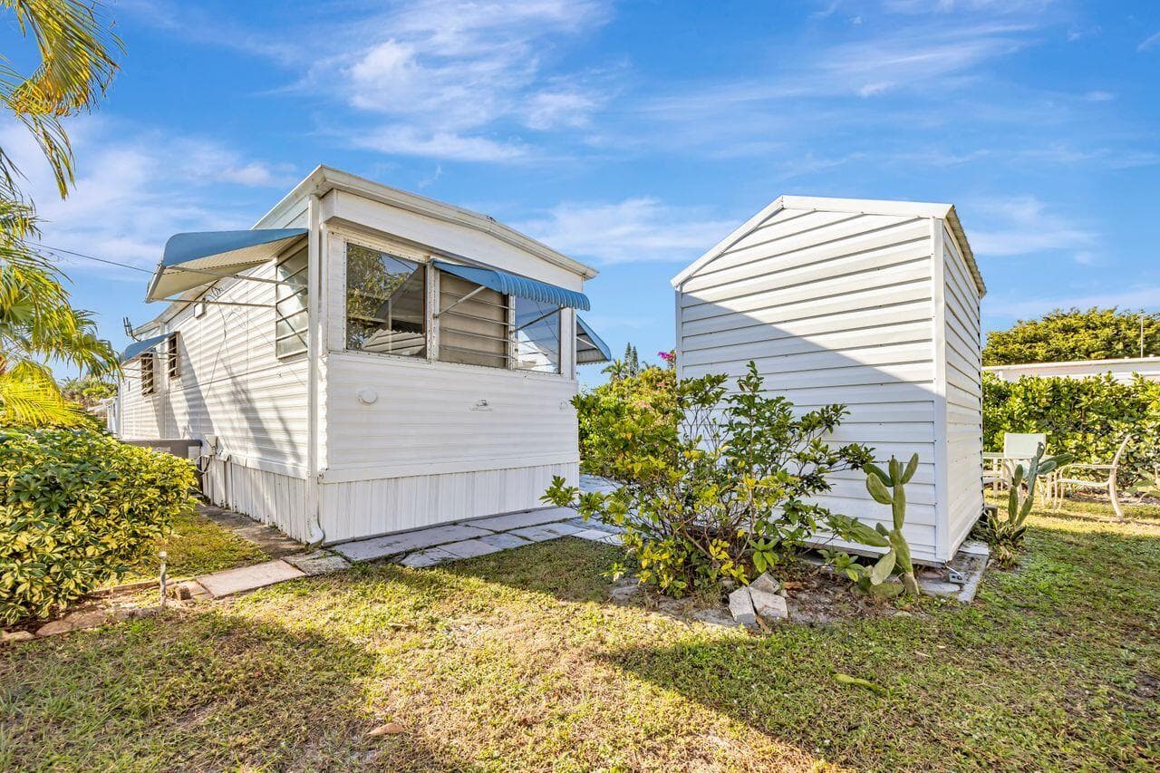 14556 Glenview Drive, Delray Beach, FL 33445 29