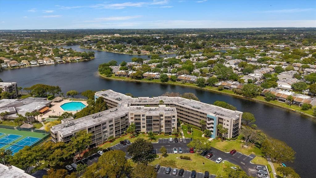1001 Colony Point Circle 417, Pembroke Pines, FL 33026 2