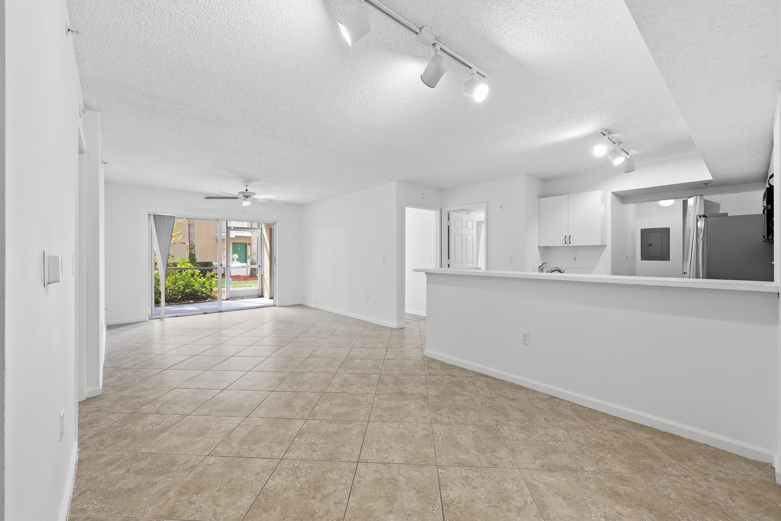 278 Village Boulevard 8106, Tequesta, FL 33469 4