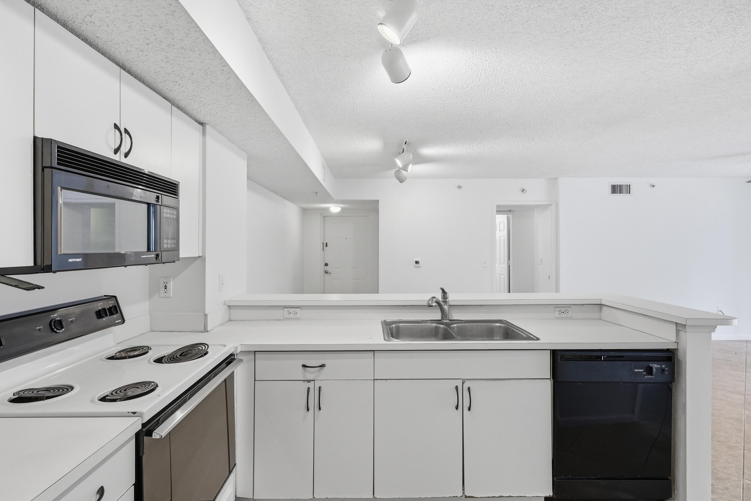 278 Village Boulevard 8106, Tequesta, FL 33469 13