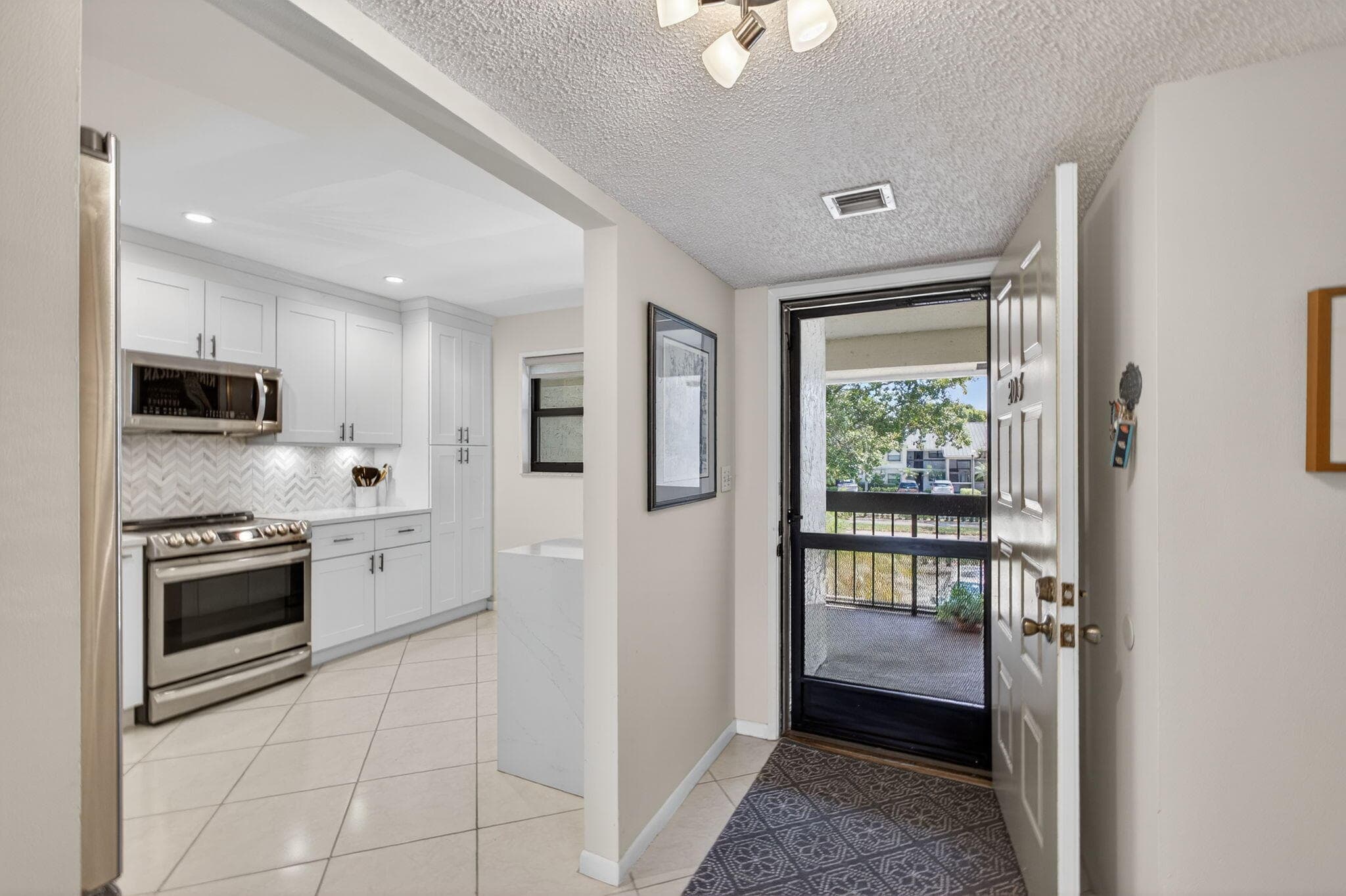 12871 Briarlake Drive 203, Palm Beach Gardens, FL 33418 2