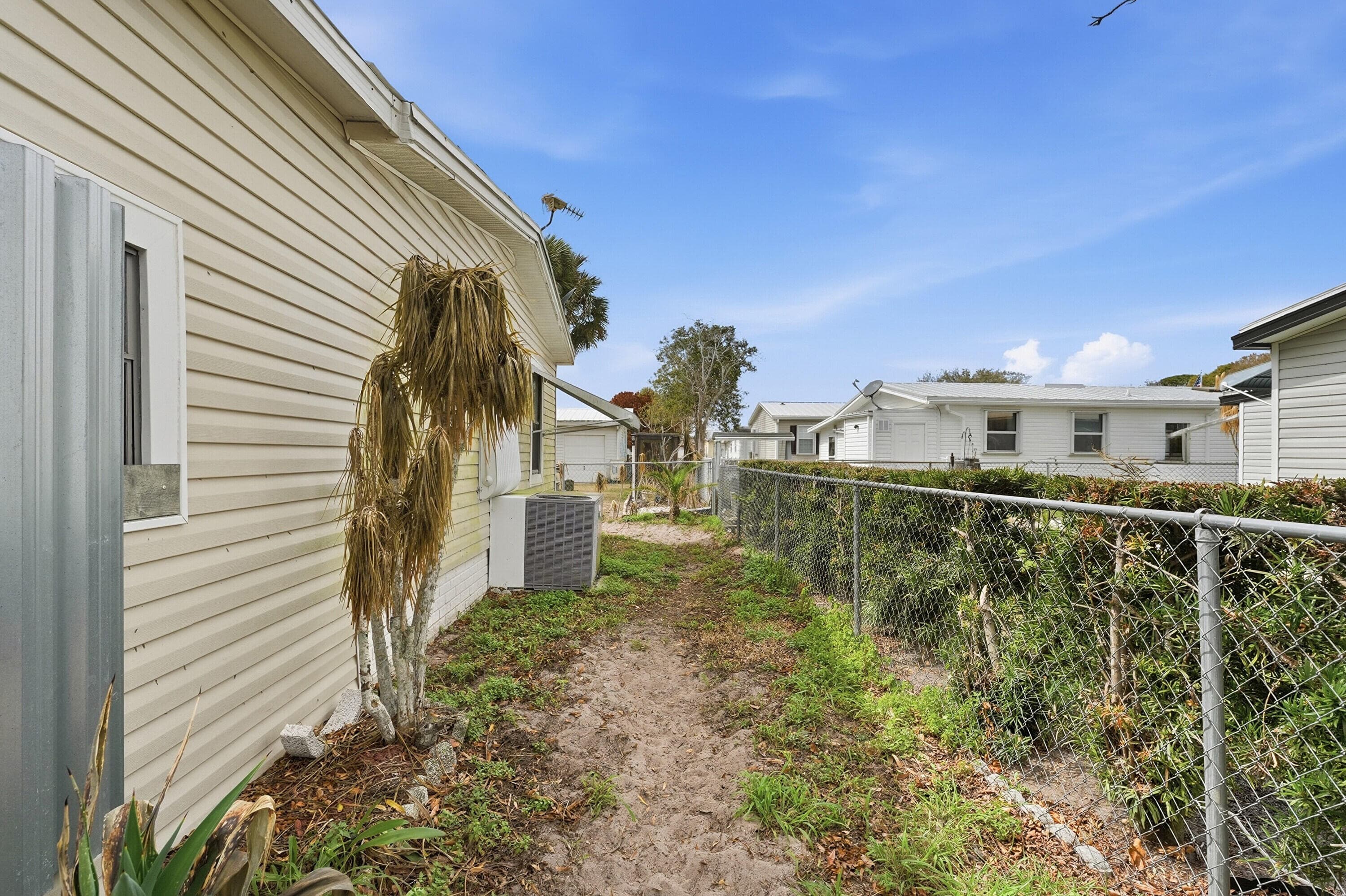 566 Dolphin Circle, Barefoot Bay, FL 32976 4
