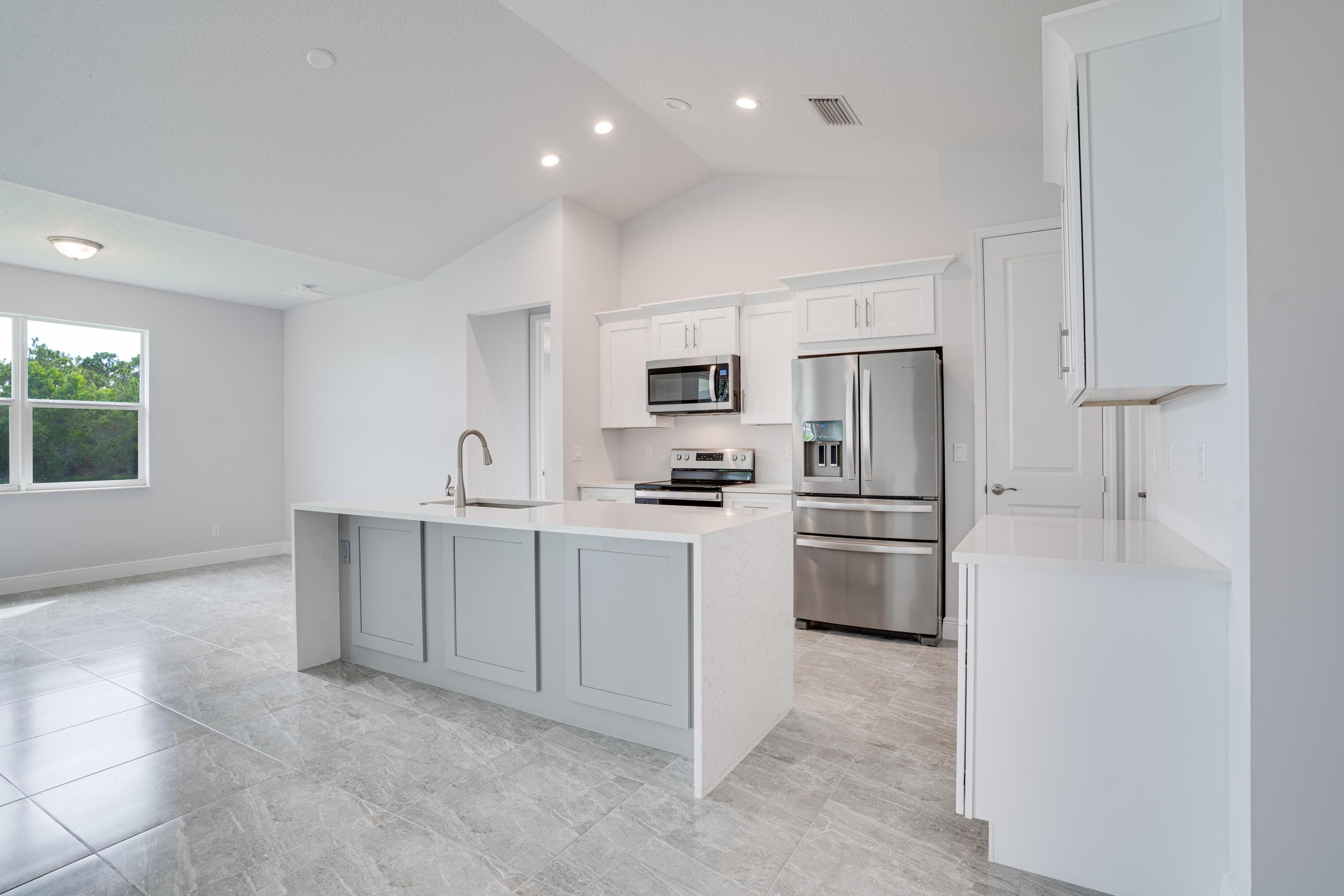 388 SW Vista Lake Drive, Port St. Lucie, FL 34983 7