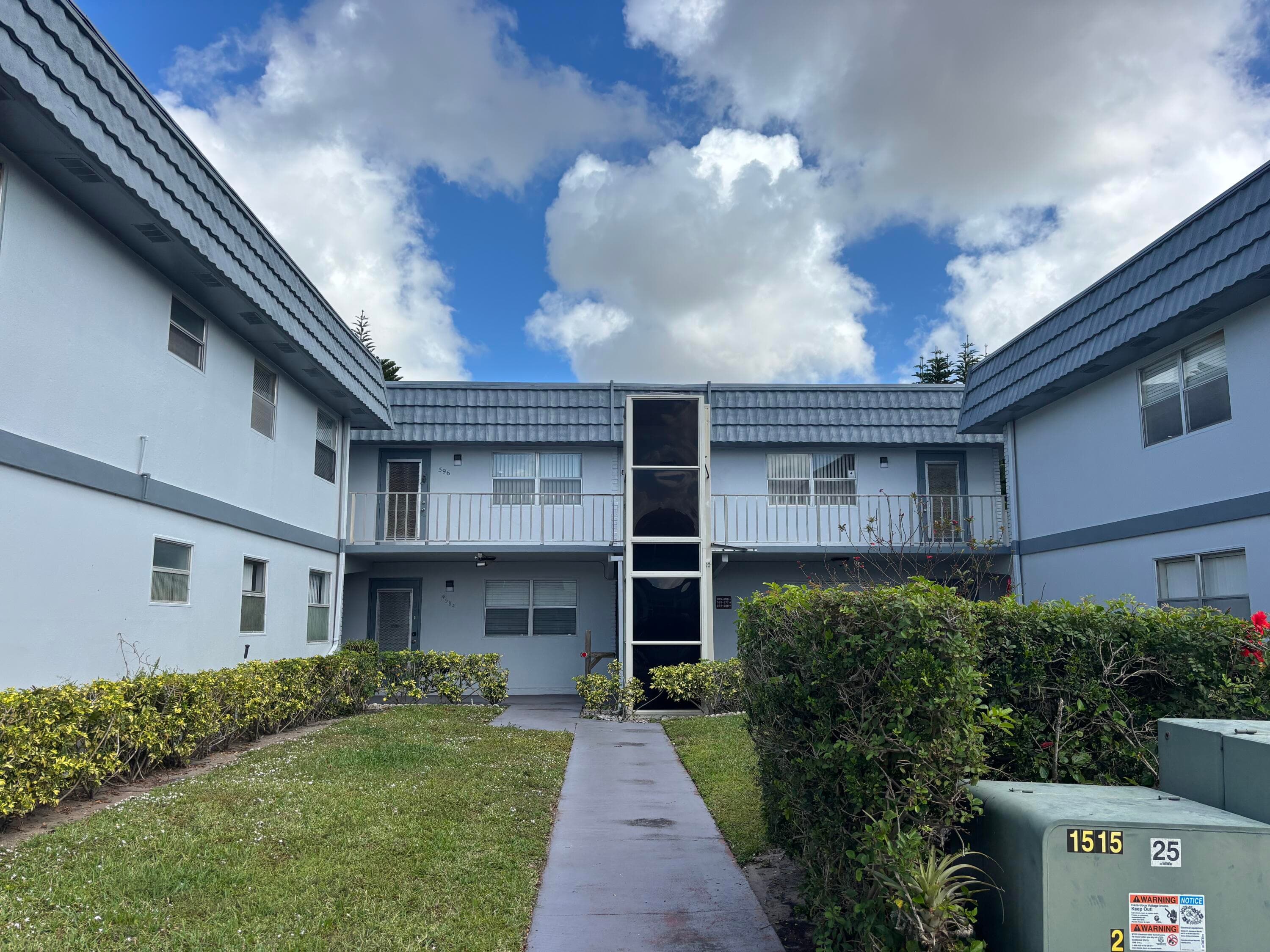 596 Saxony M, Delray Beach, FL 33446 16