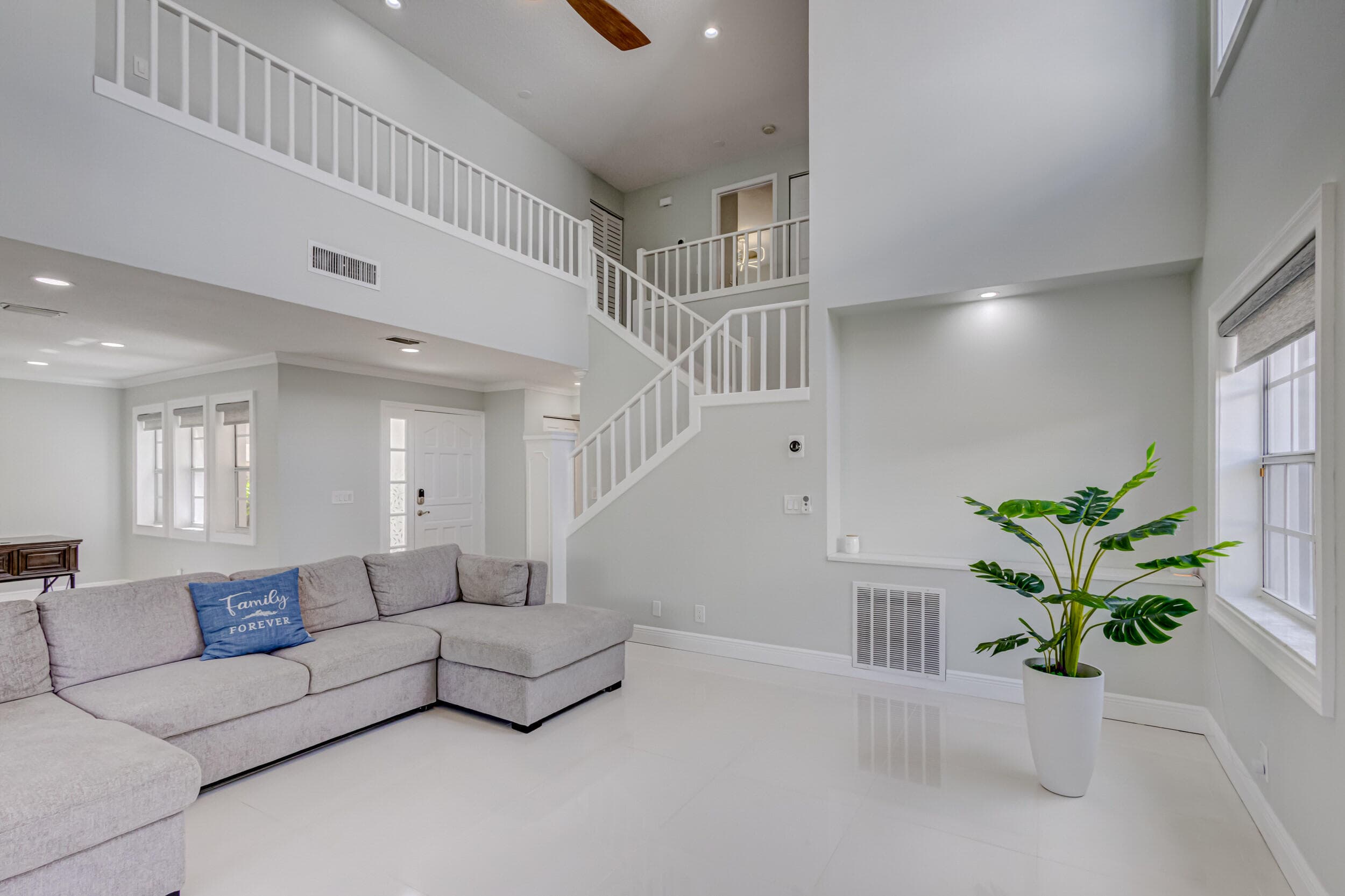 17 Selby Lane, Palm Beach Gardens, FL 33418 12