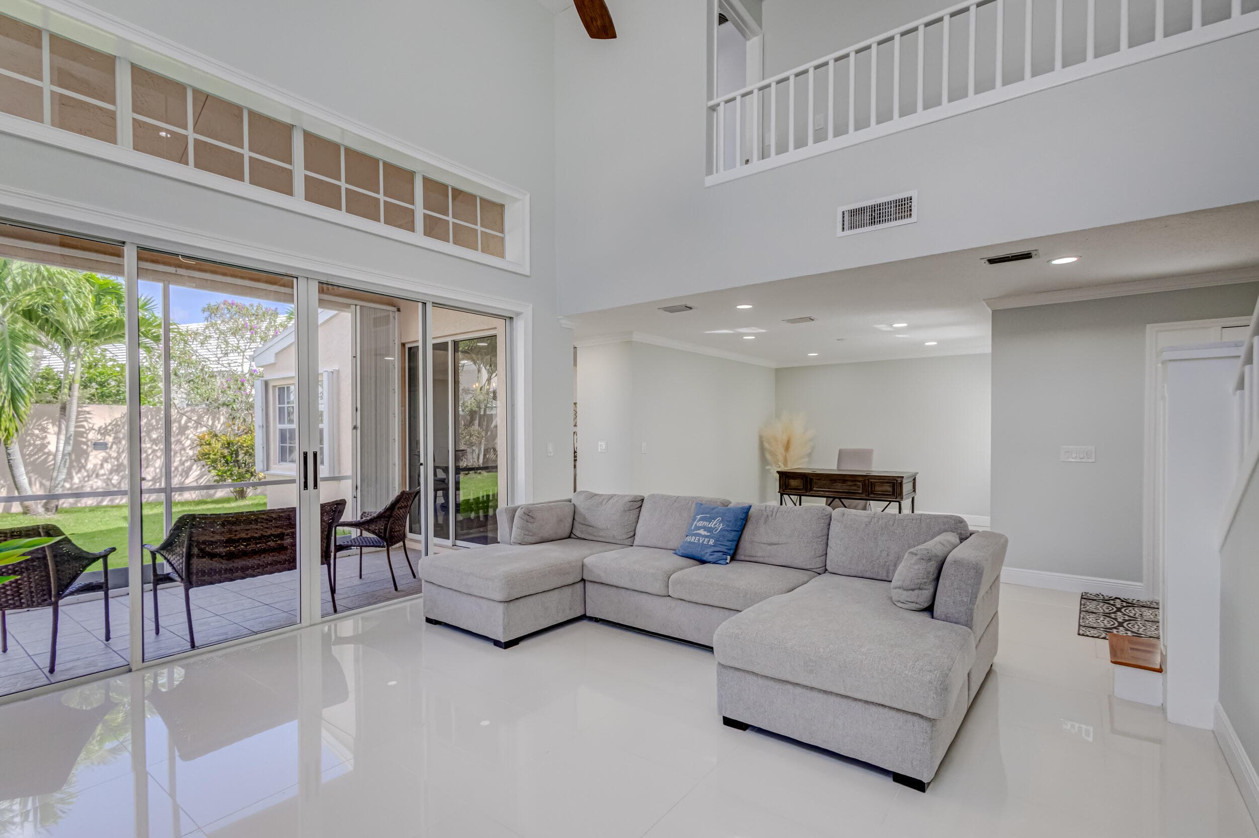 17 Selby Lane, Palm Beach Gardens, FL 33418 14