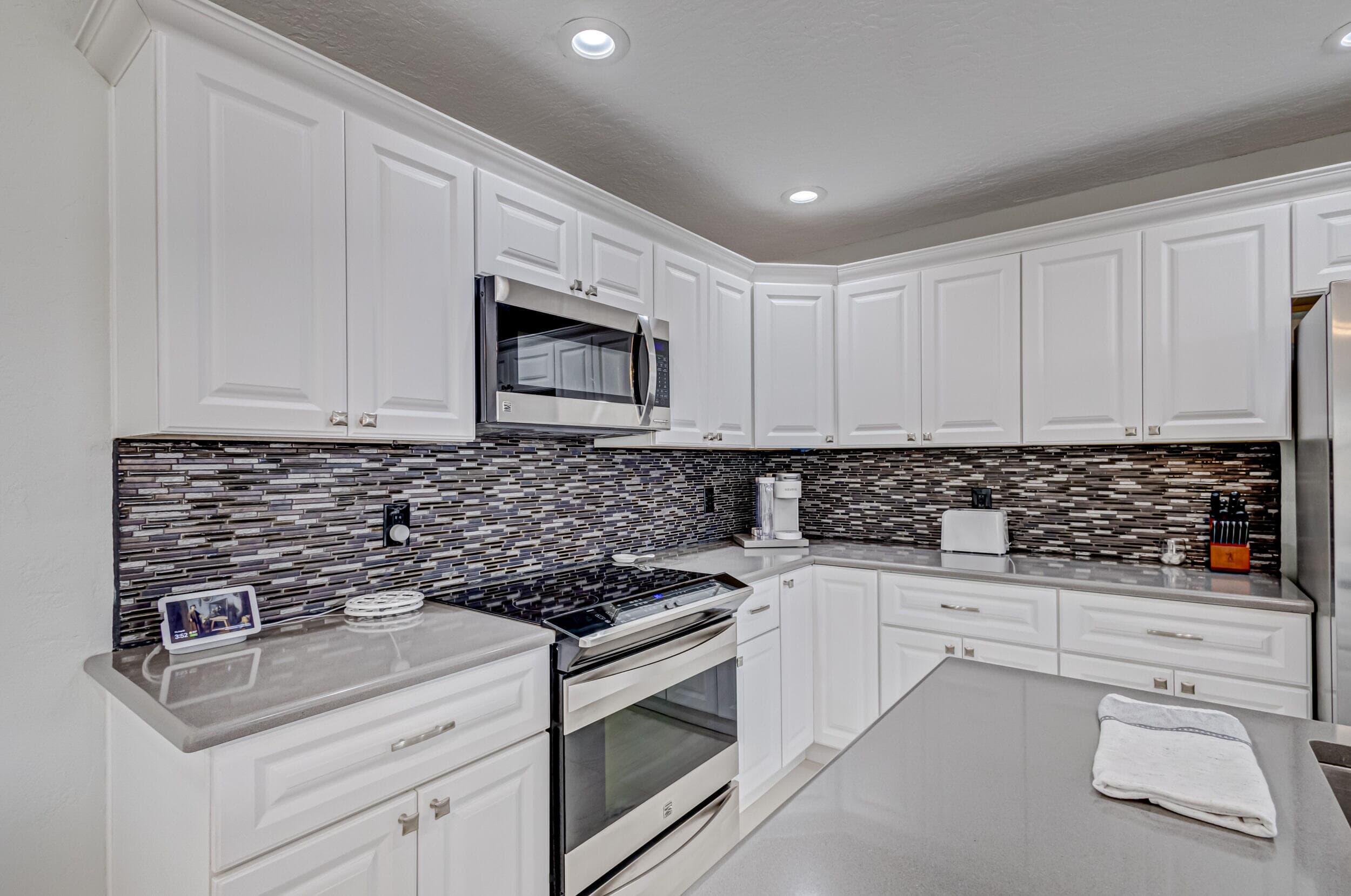 17 Selby Lane, Palm Beach Gardens, FL 33418 22