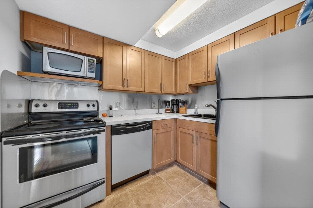 3712 E Mockingbird Hill, Jensen Beach, FL 34957 32
