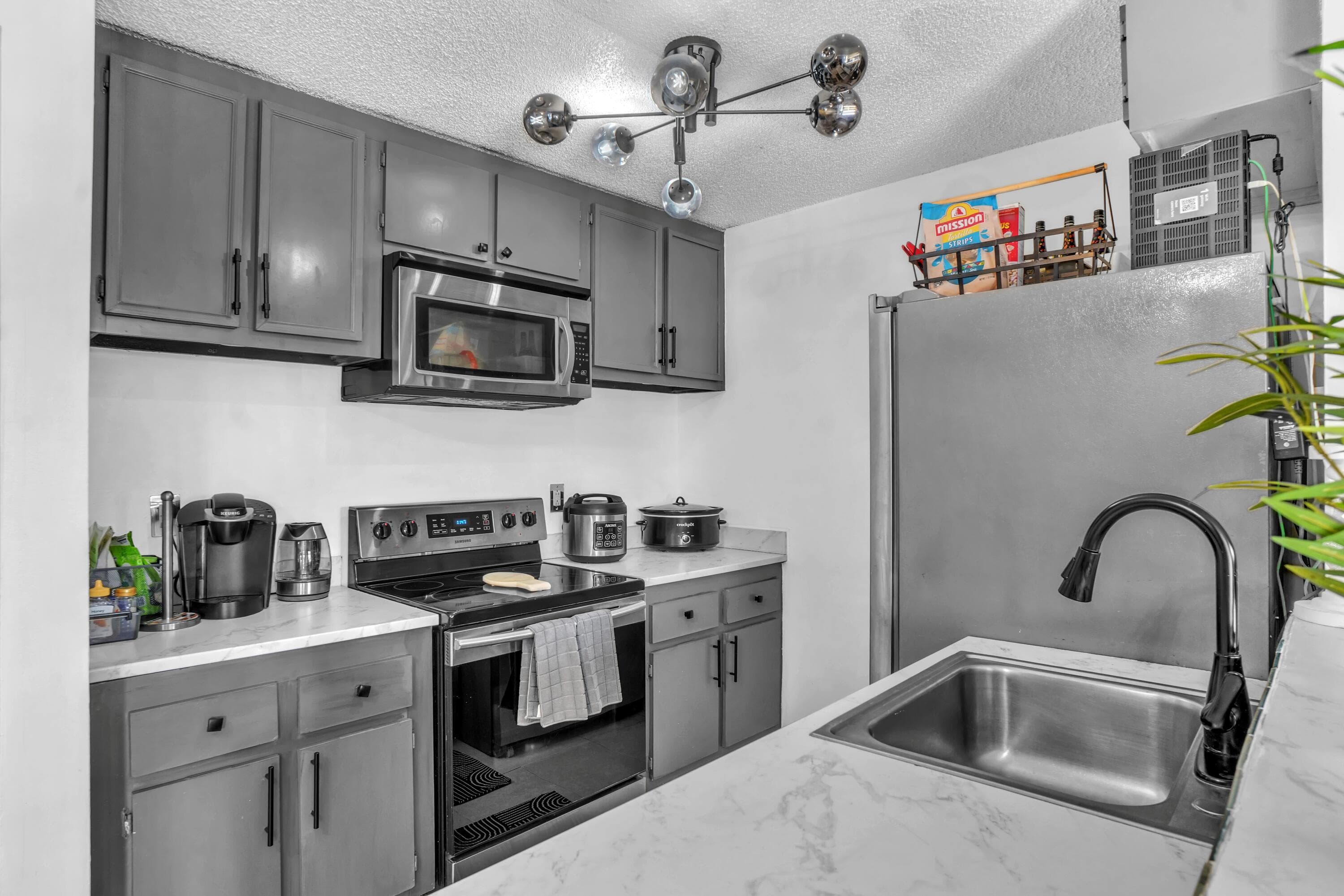 1423 Meadows Circle W, Boynton Beach, FL 33436 12