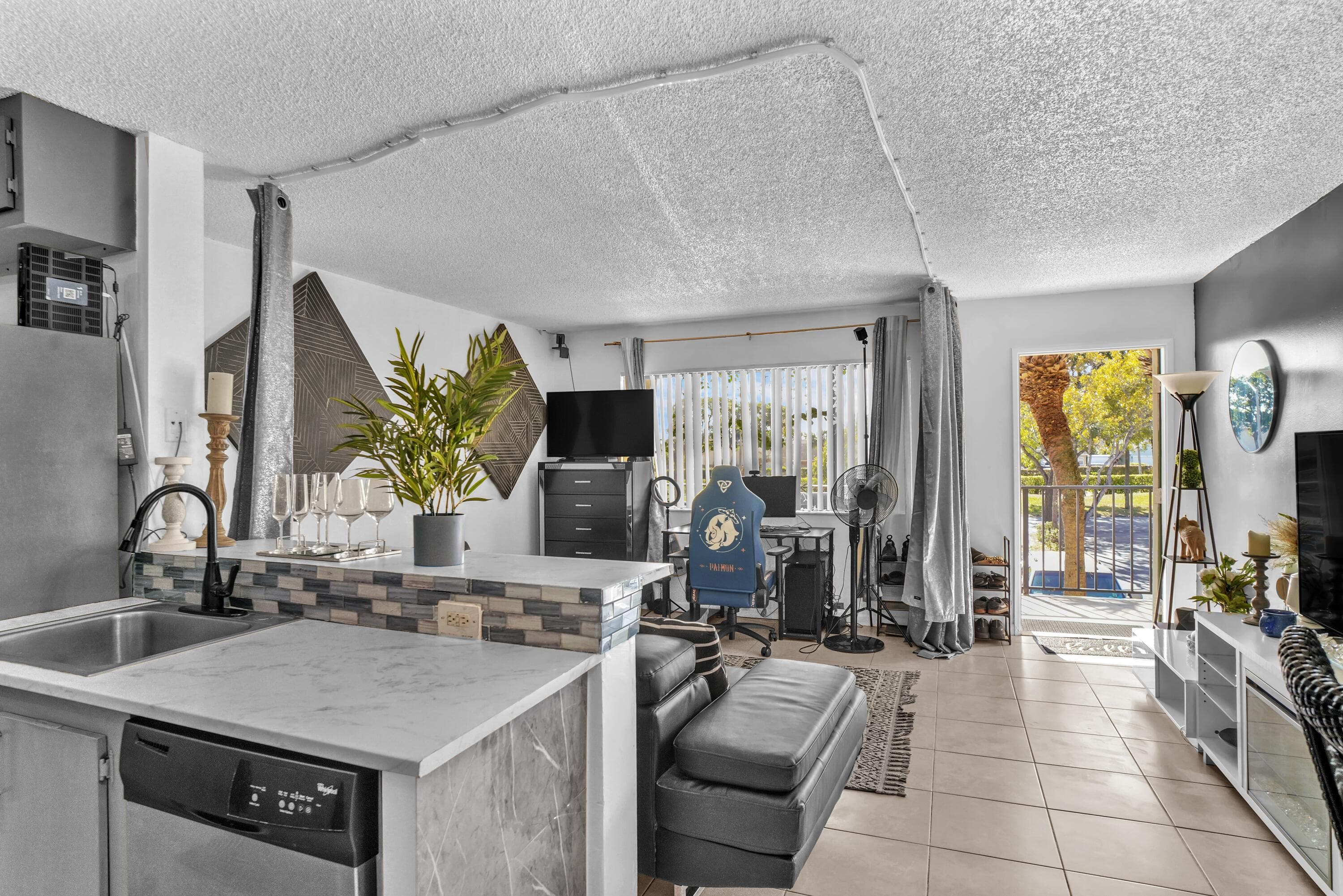 1423 Meadows Circle W, Boynton Beach, FL 33436 13