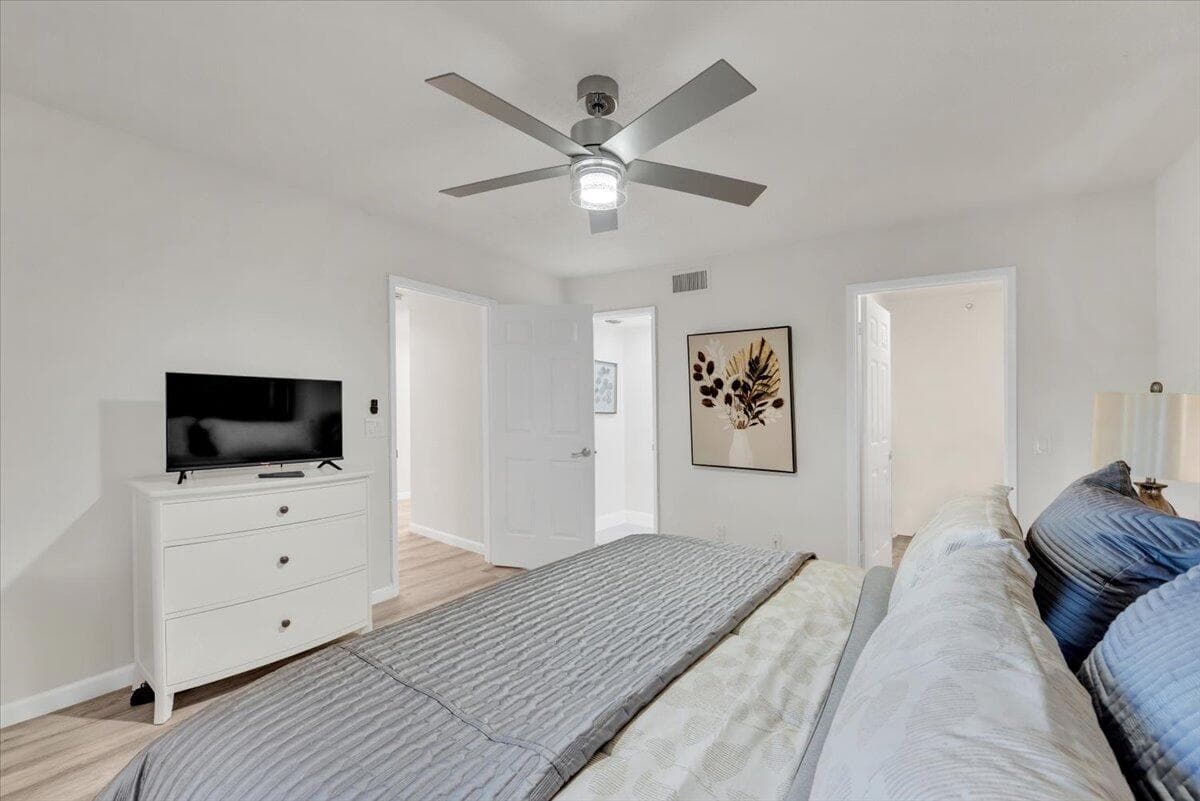 275 Palm Avenue B304, Jupiter, FL 33477 10