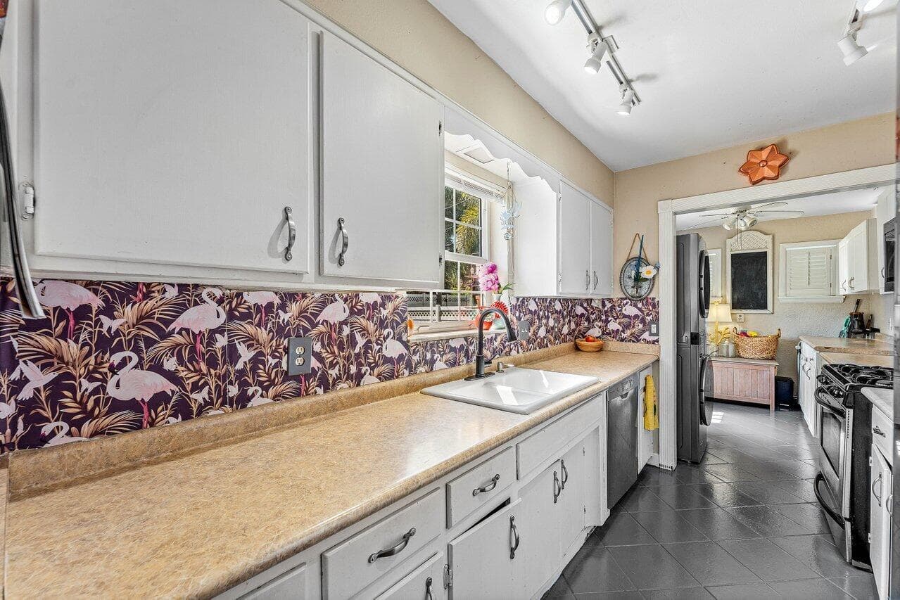 102 NE 22nd Street, Delray Beach, FL 33444 13