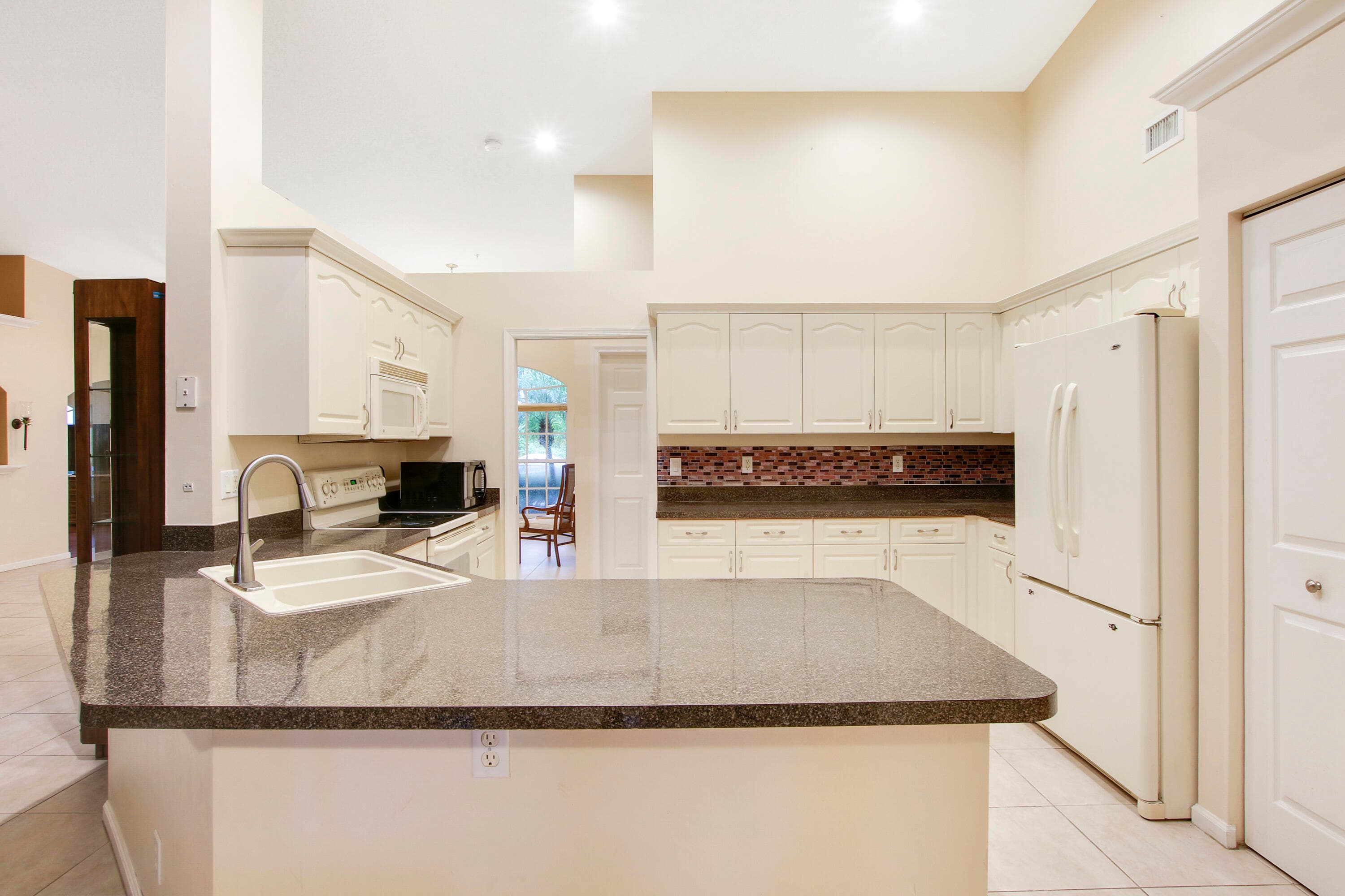 1198 SE Petunia Avenue, Port St. Lucie, FL 34952 31