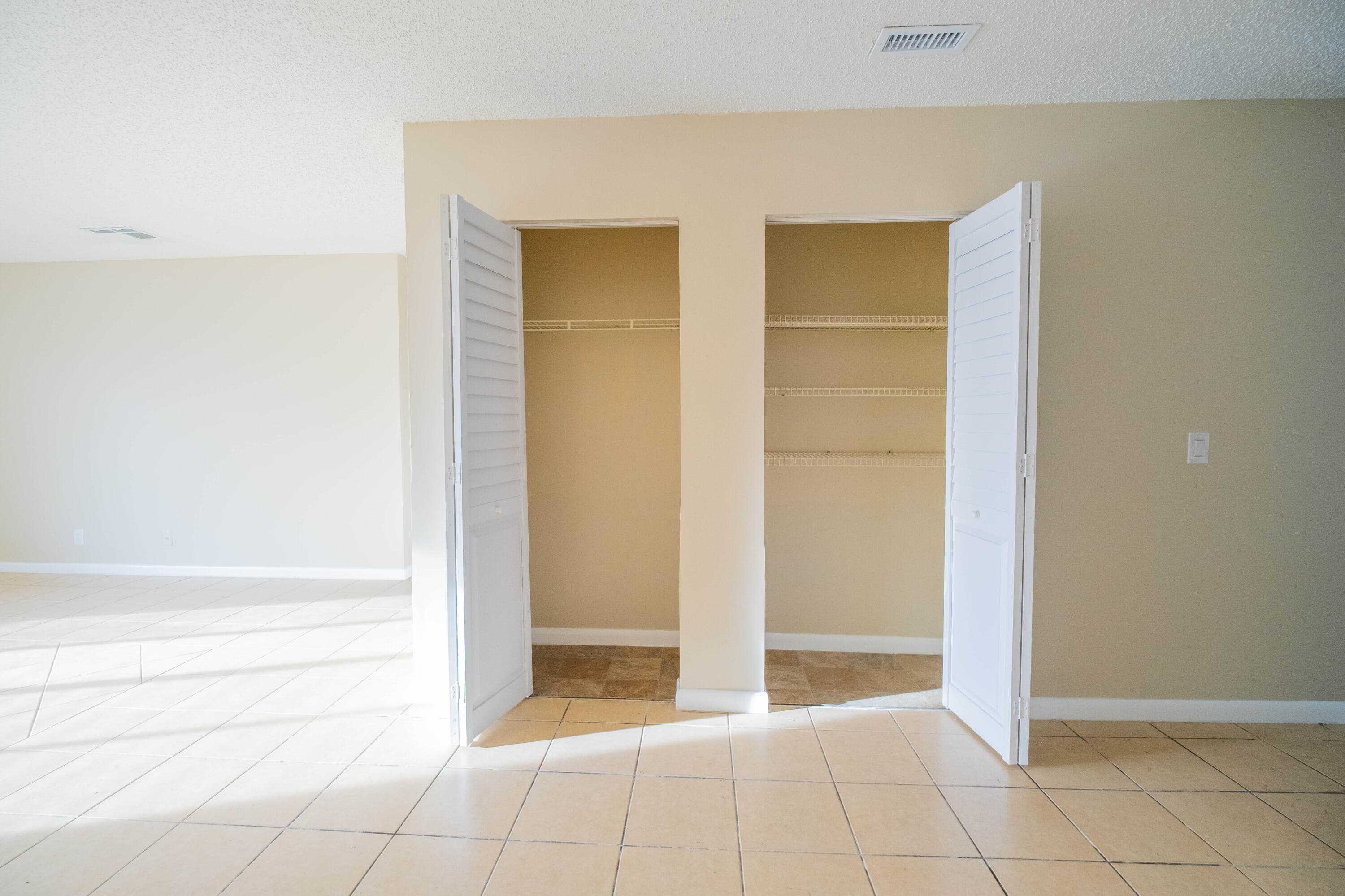 4763 Orleans Court C, West Palm Beach, FL 33415 11