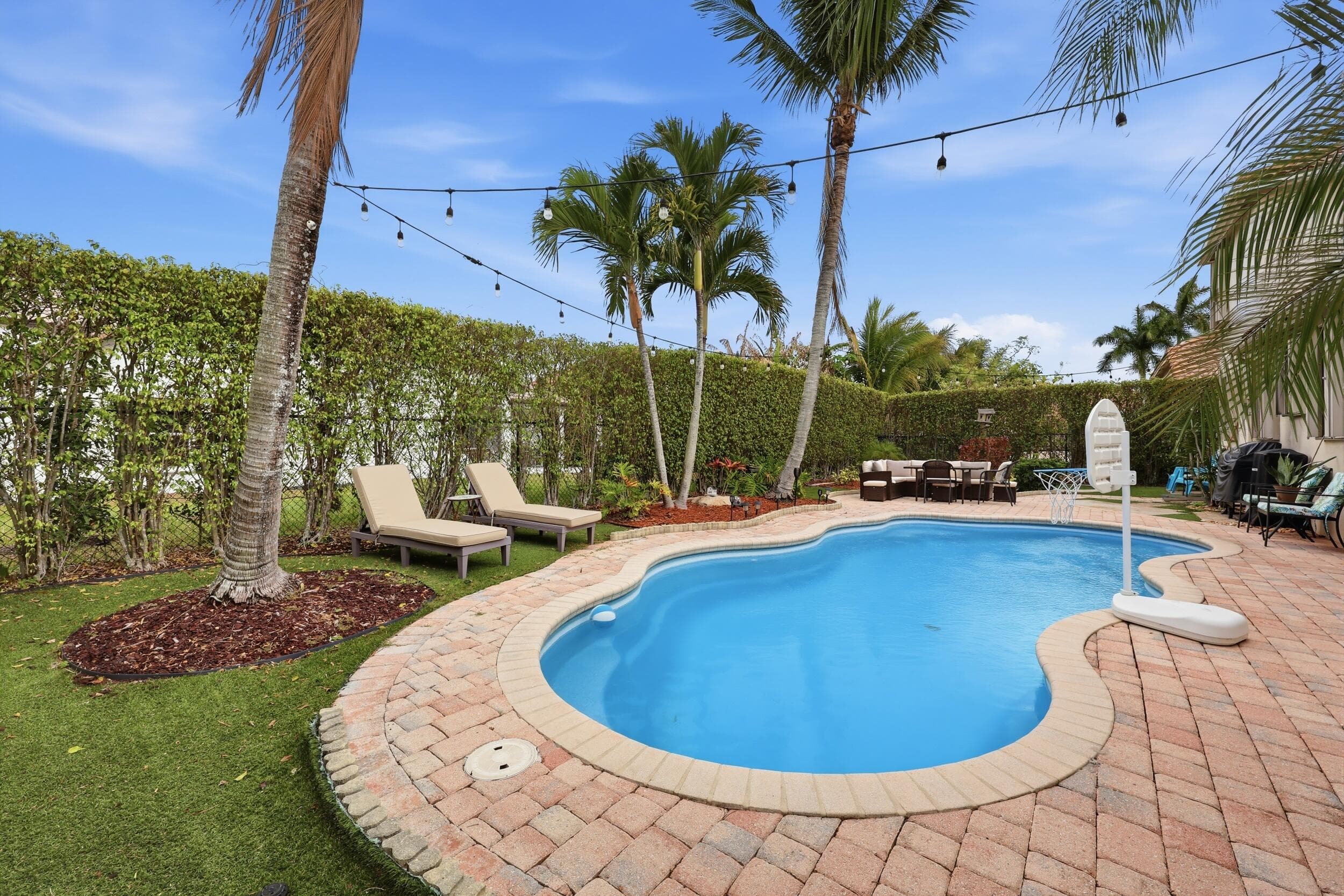 3710 Victoria Road, West Palm Beach, FL 33411 35