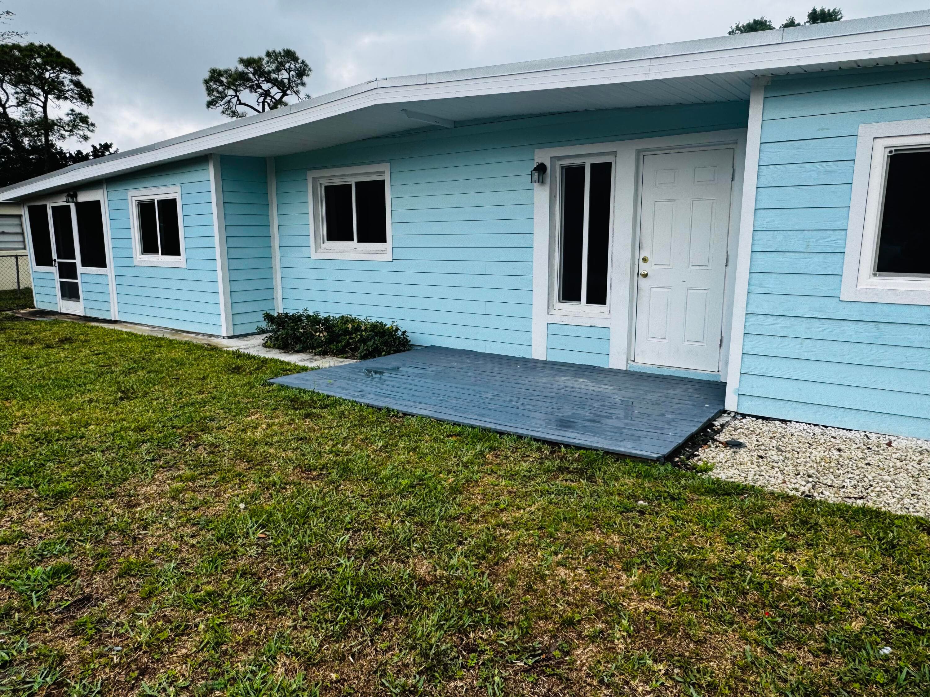 360 Barraclough Street, Fort Pierce, FL 34982 2