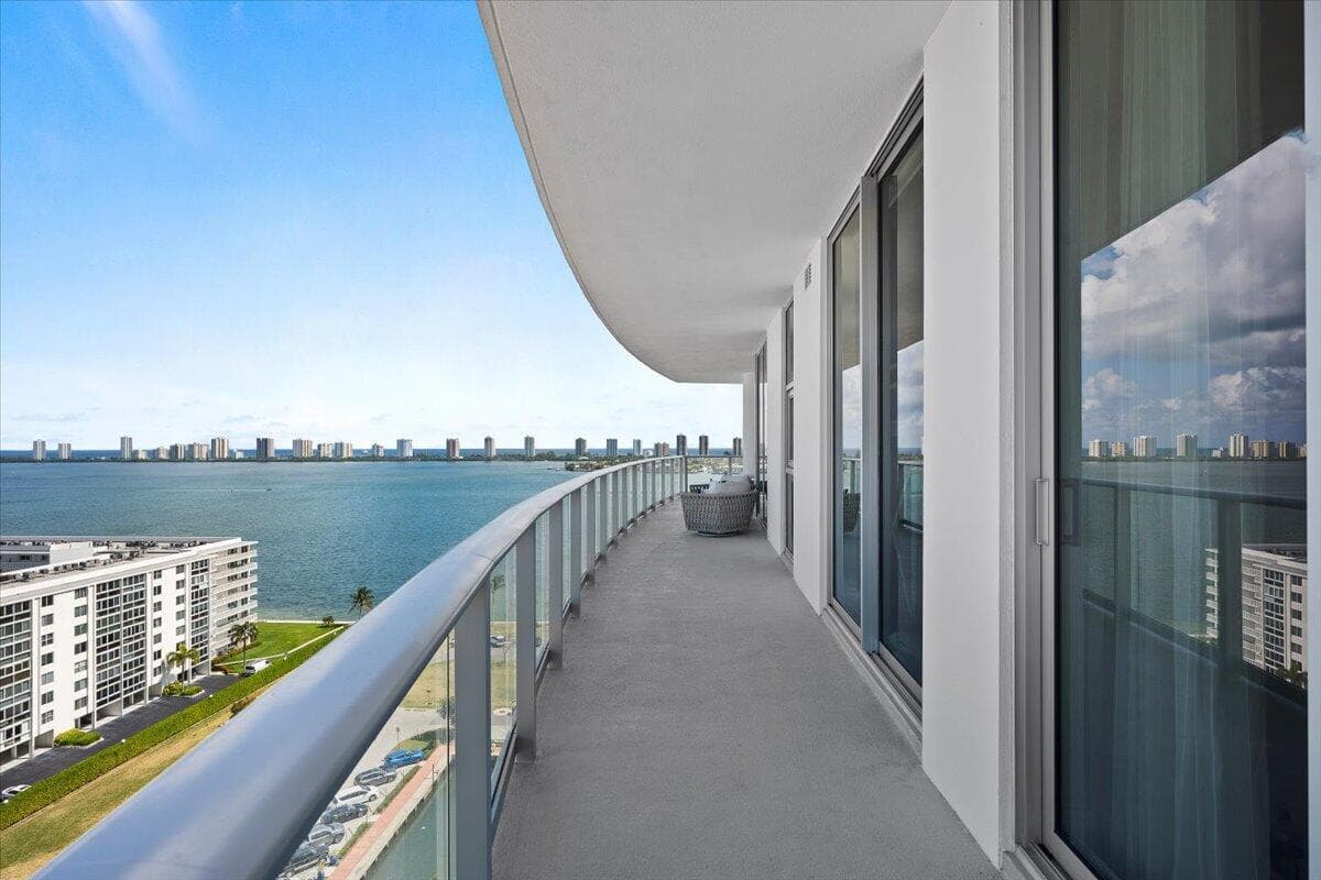 220 Lake Shore Drive 1401, Lake Park, FL 33403 15
