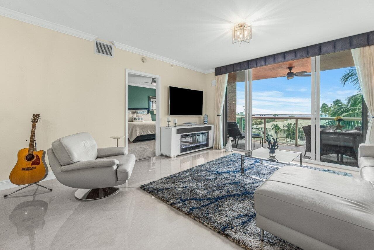 2650 Lake Shore Drive 302, Riviera Beach, FL 33404 5