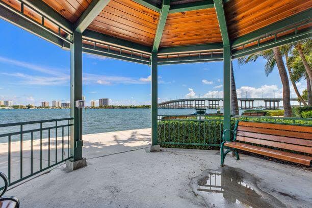 2650 Lake Shore Drive 302, Riviera Beach, FL 33404 44