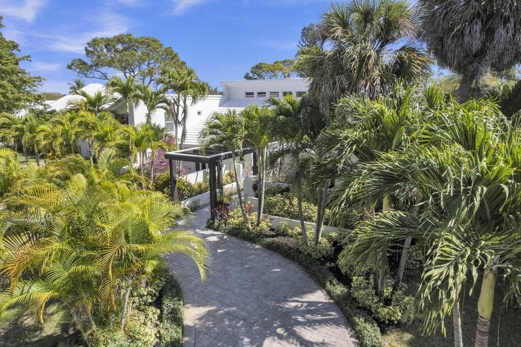 355 Oakview Drive, Delray Beach, FL 33445