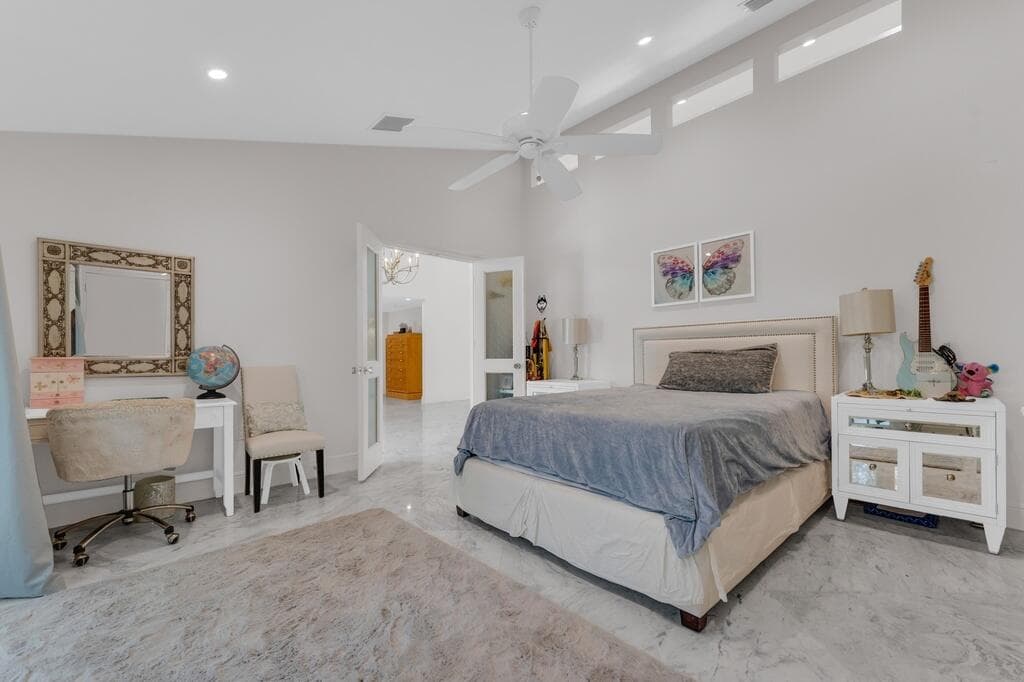 355 Oakview Drive, Delray Beach, FL 33445 55