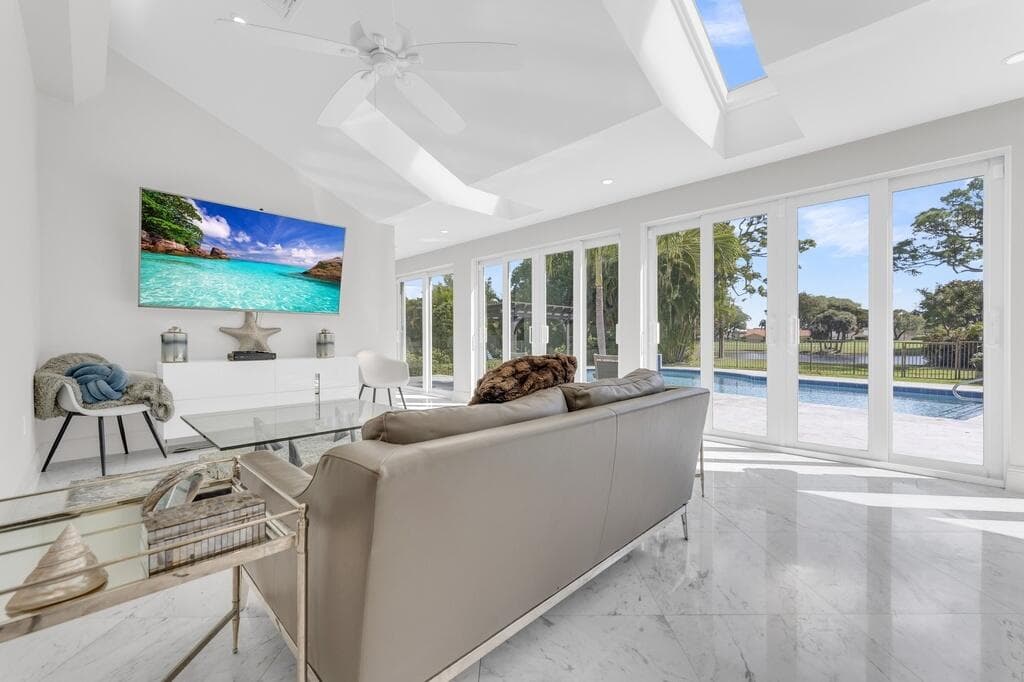 355 Oakview Drive, Delray Beach, FL 33445 29