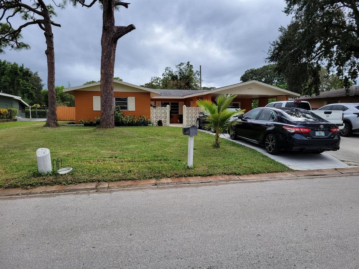 2405 Royal Palm Drive, Fort Pierce, FL 34982