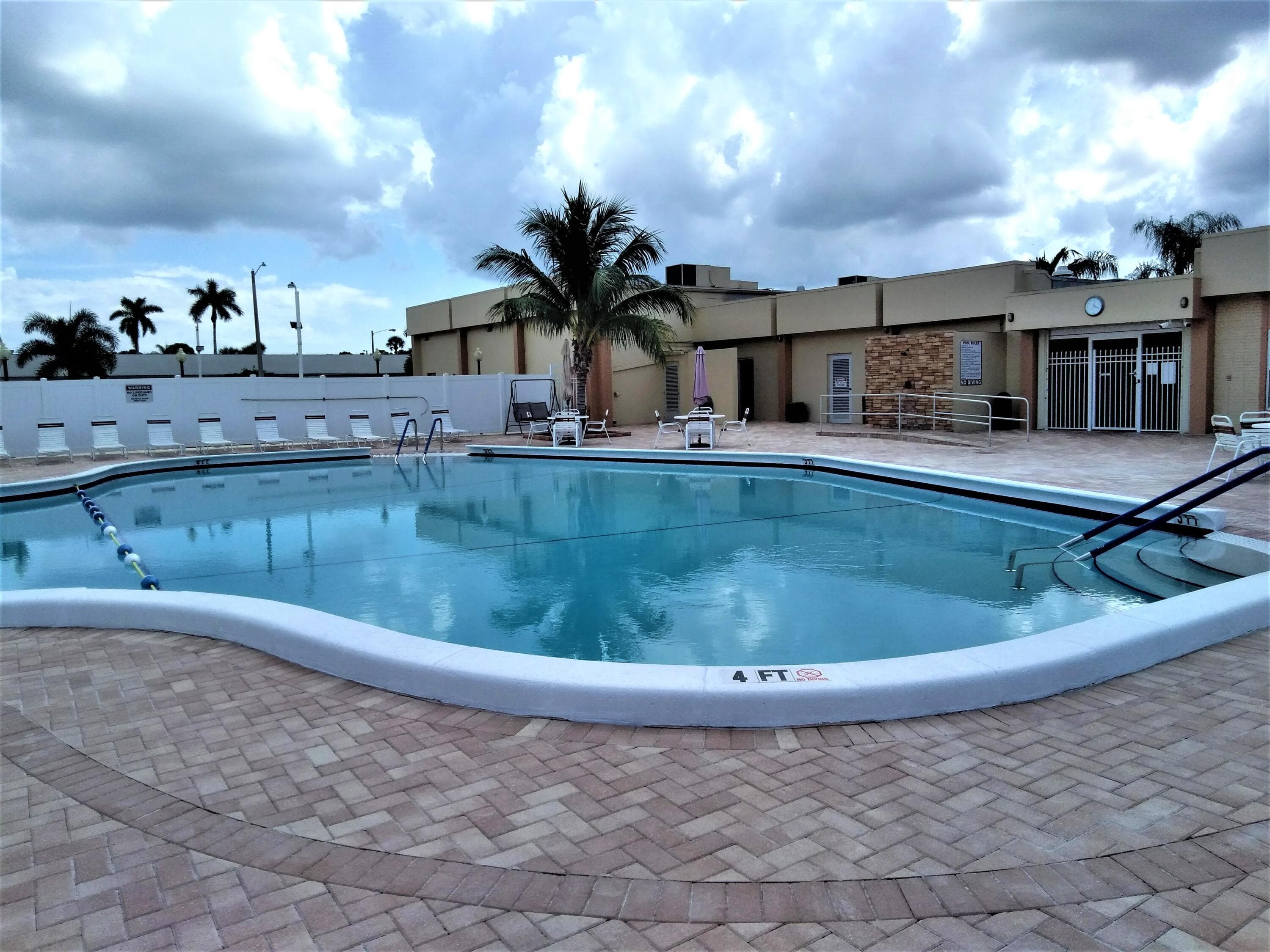 2990 Crosley Drive E G, West Palm Beach, FL 33415 33