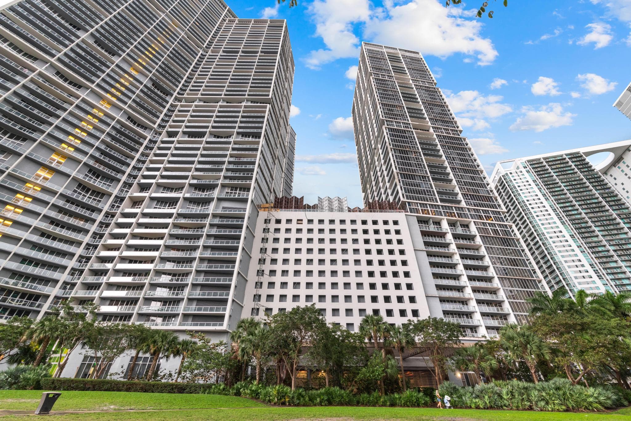 485 Brickell Avenue 2506, Miami, FL 33131 34
